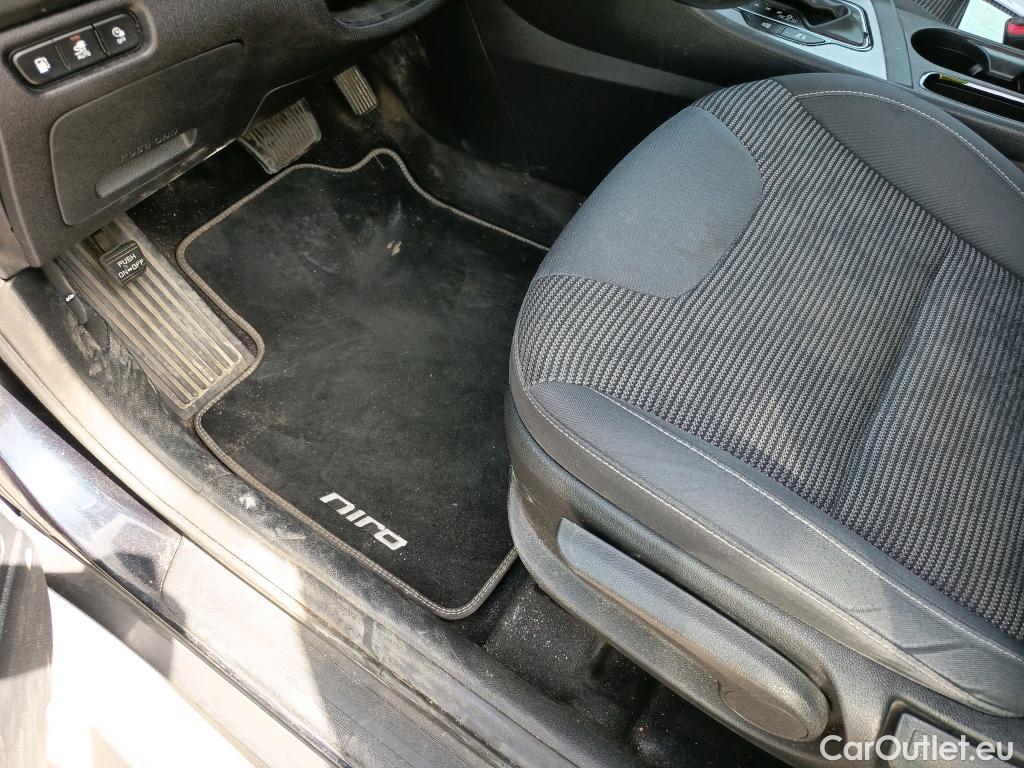  KIA  Niro KIA  Hïbrido Enchufable / 2016 / 5P / crossover 1.6 GDi Híbrido Enchufable 104kW Drive #21