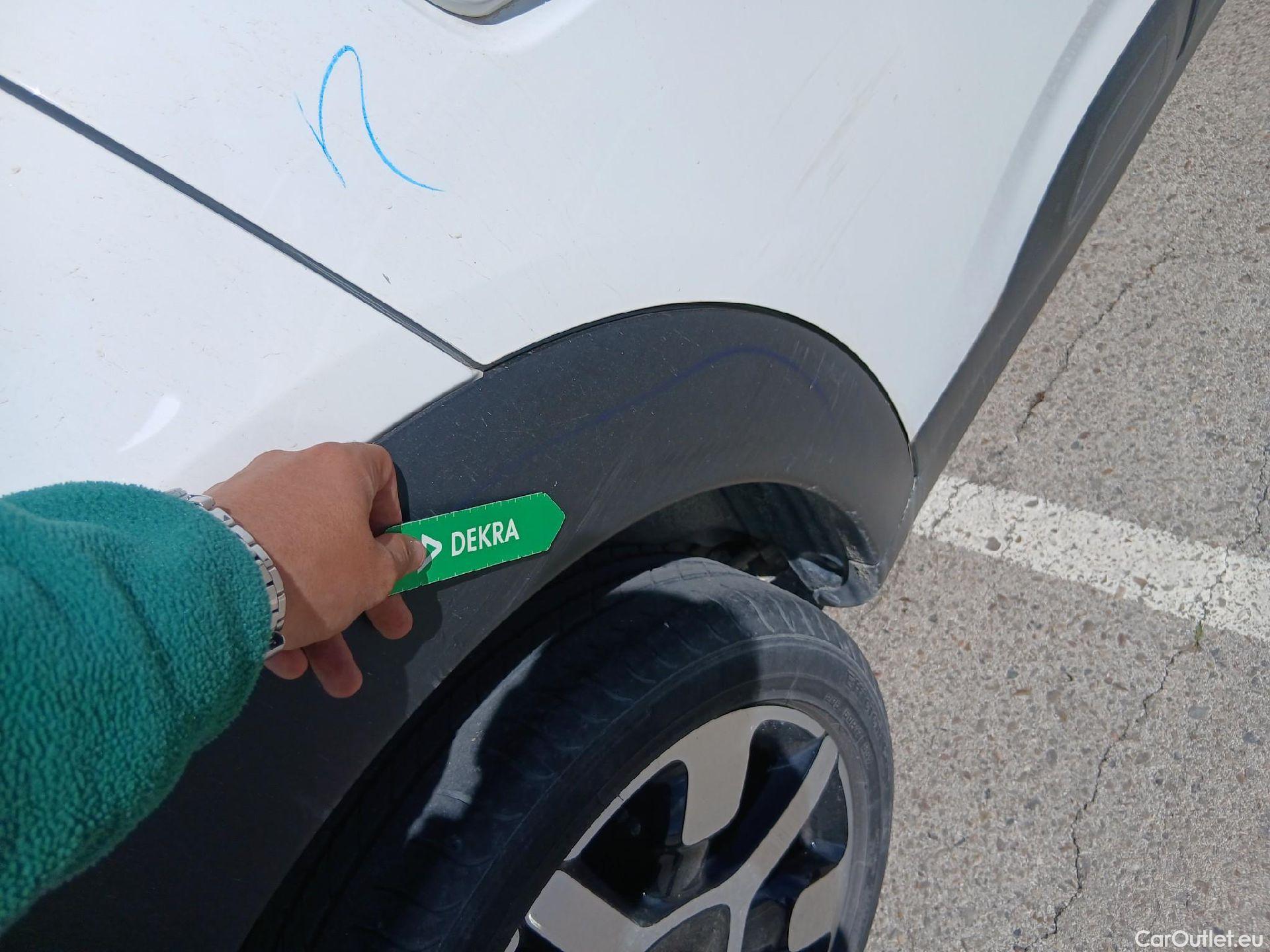  Citroen  C4 Cactus CITROEN  / 2018 / 5P / berlina con portón PureTech 81KW (110CV) S&S Shine (CX) #7