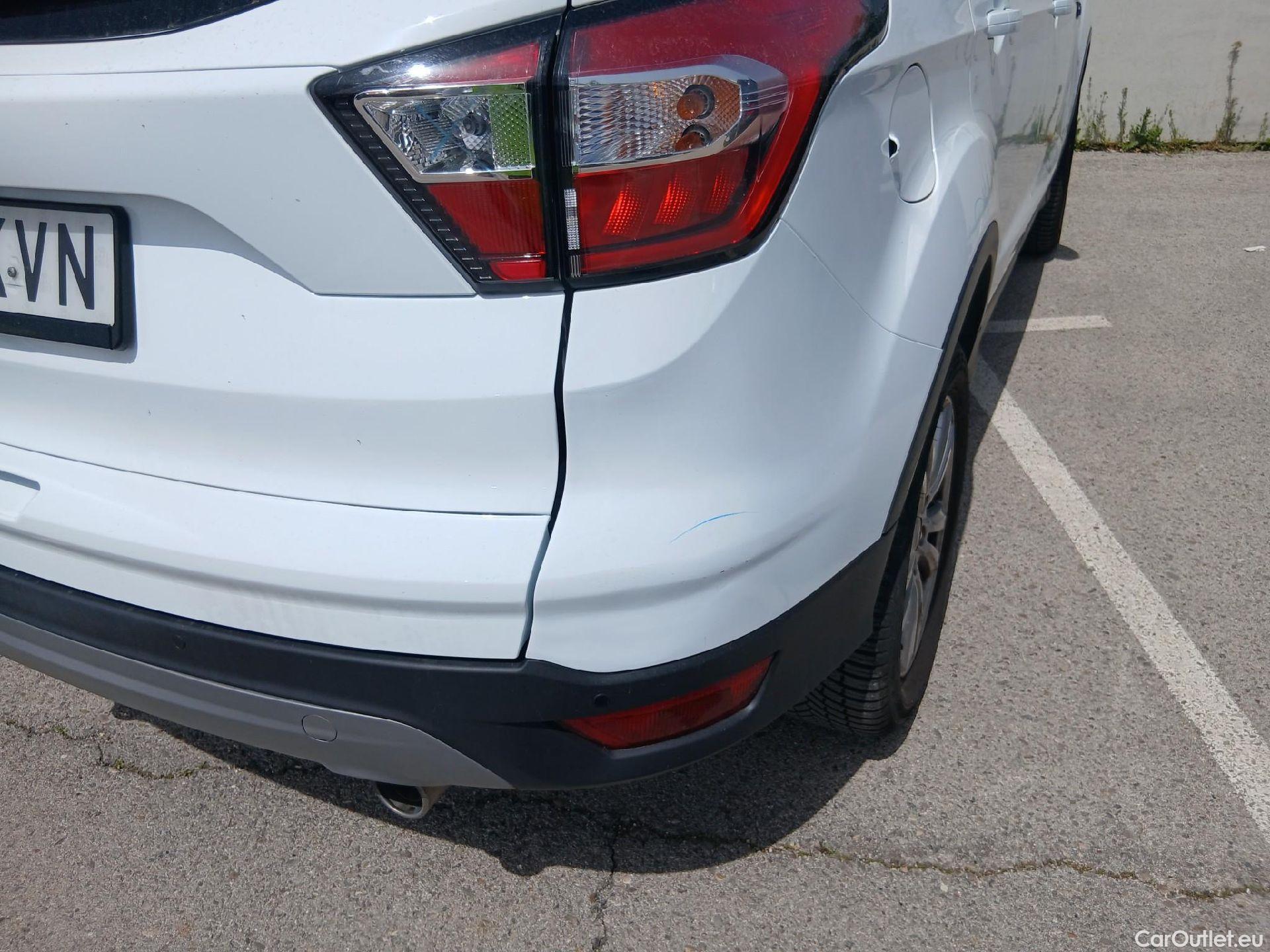  Ford  Kuga FORD  / 2016 / 5P / todoterreno 1.5 EcoBoost 88kW 4x2 Trend+ (CX) #16