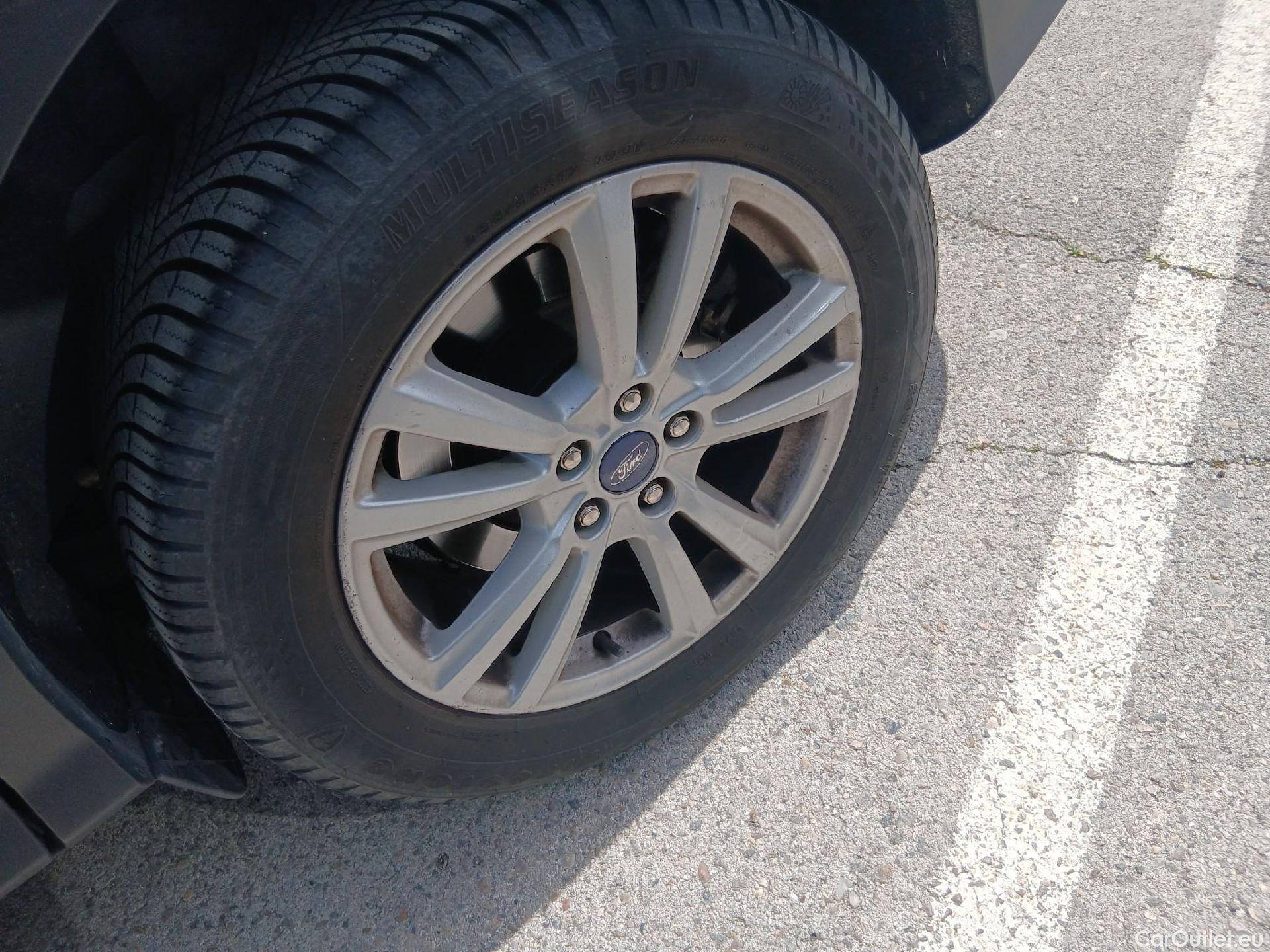  Ford  Kuga FORD  / 2016 / 5P / todoterreno 1.5 EcoBoost 88kW 4x2 Trend+ (CX) #14