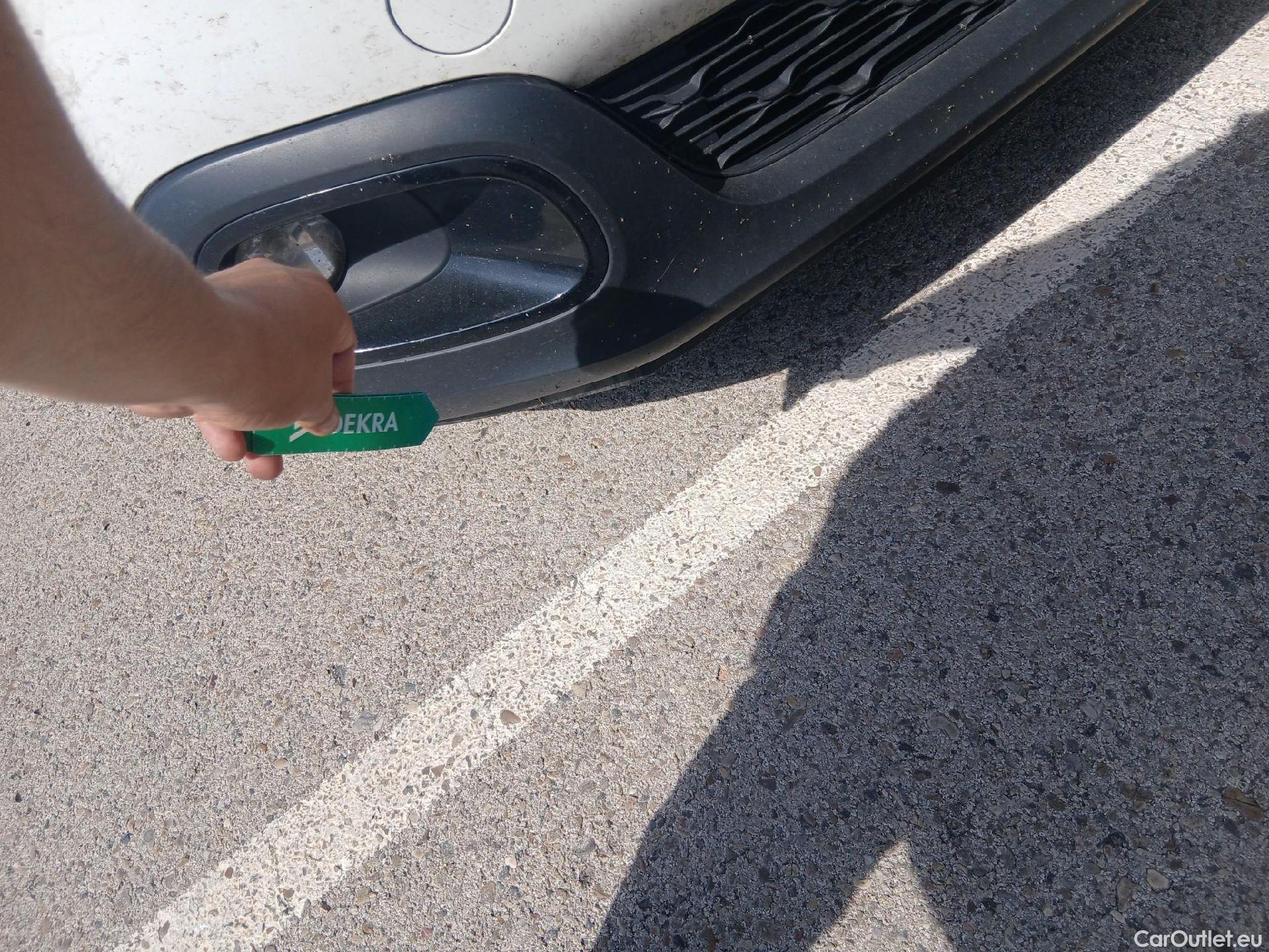  Citroen  C3 CITROEN  / 2020 / 5P / berlina con portón BlueHDi 75KW (100CV) S&S FEEL #12