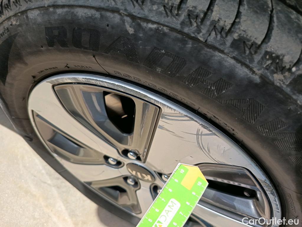  KIA  Niro KIA  Hïbrido Enchufable / 2016 / 5P / crossover 1.6 GDi Híbrido Enchufable 104kW Drive #41