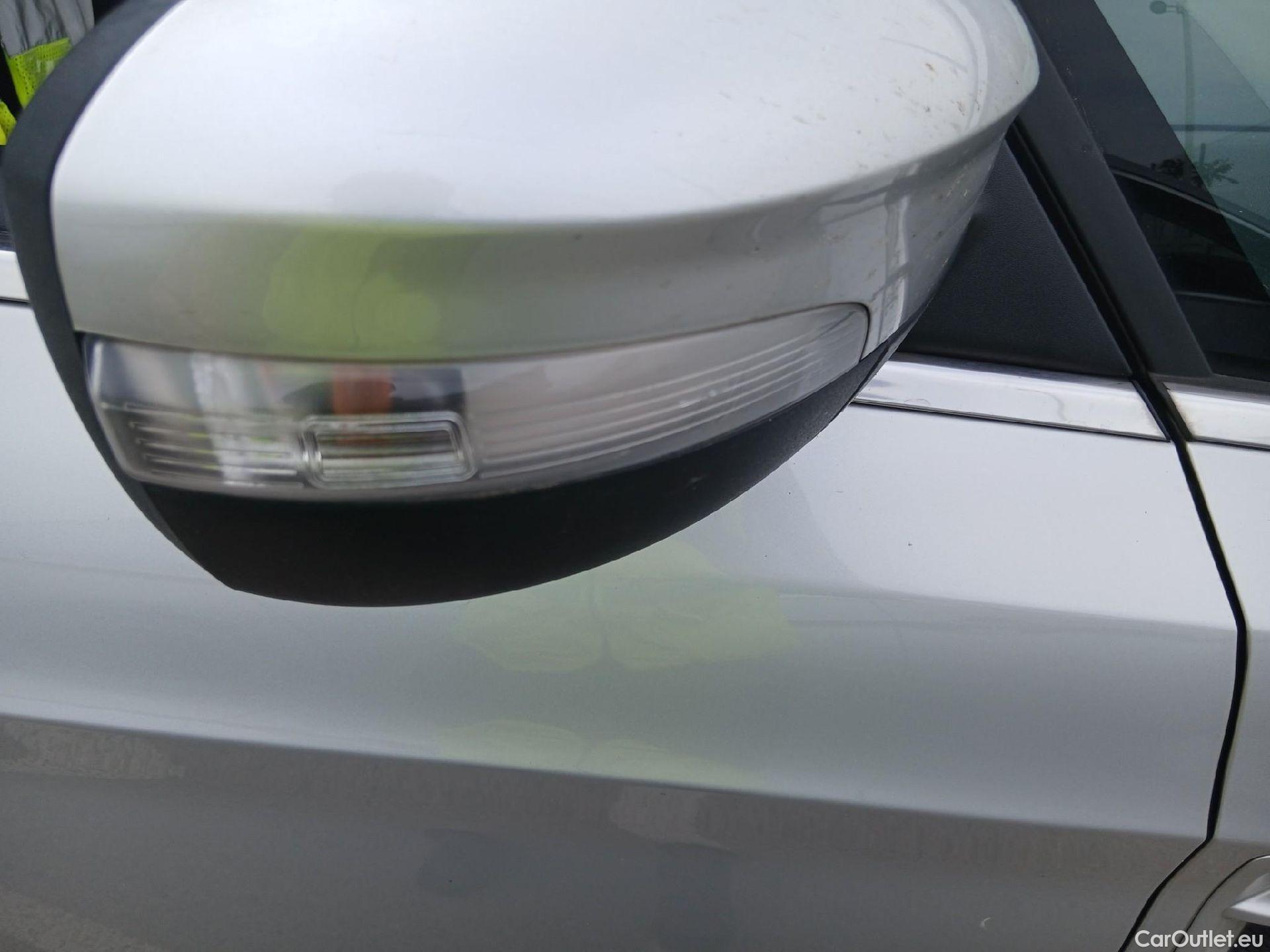  Ford  S-Max FORD  / 2010 / 5P / monovolumen 2.0 TDCi Panther 110kW Titanium #48