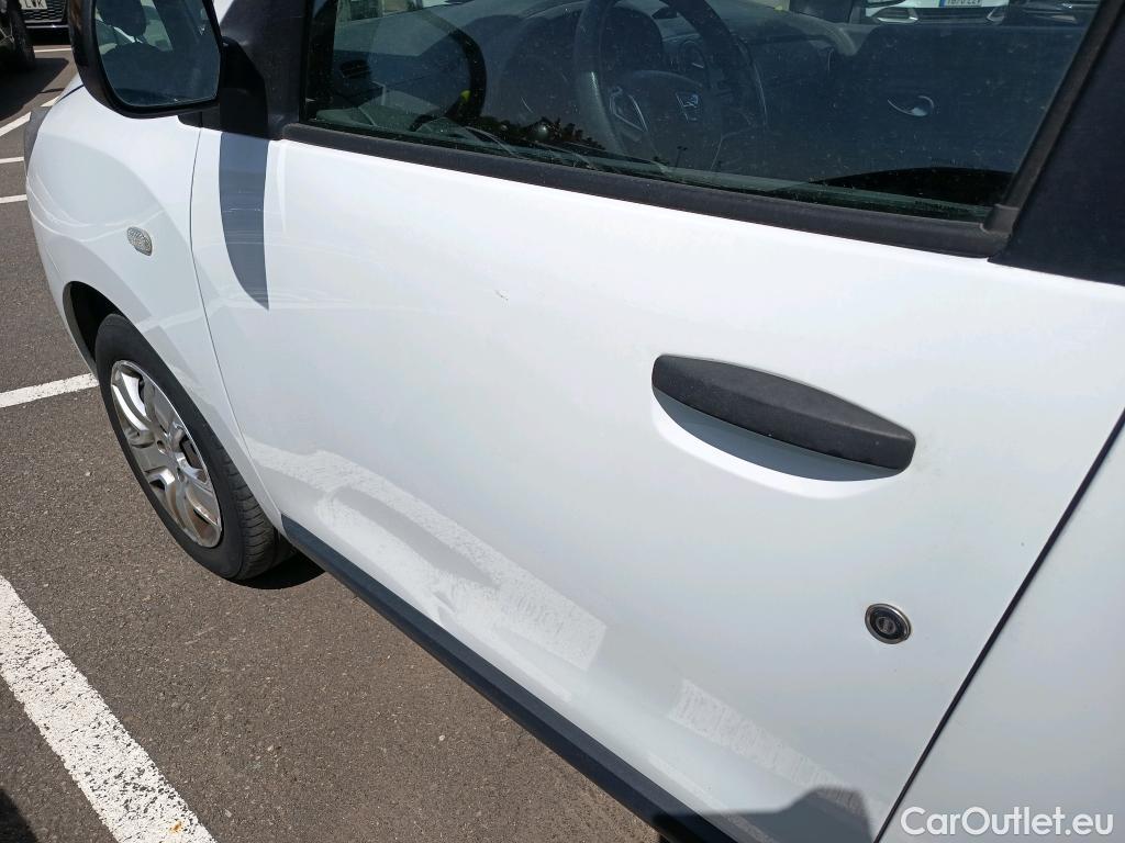  Dacia  Lodgy DACIA  / 2012 / 5P / monovolumen compacto Comfort 1.6 80kW (110CV) GLP 5Pl #32