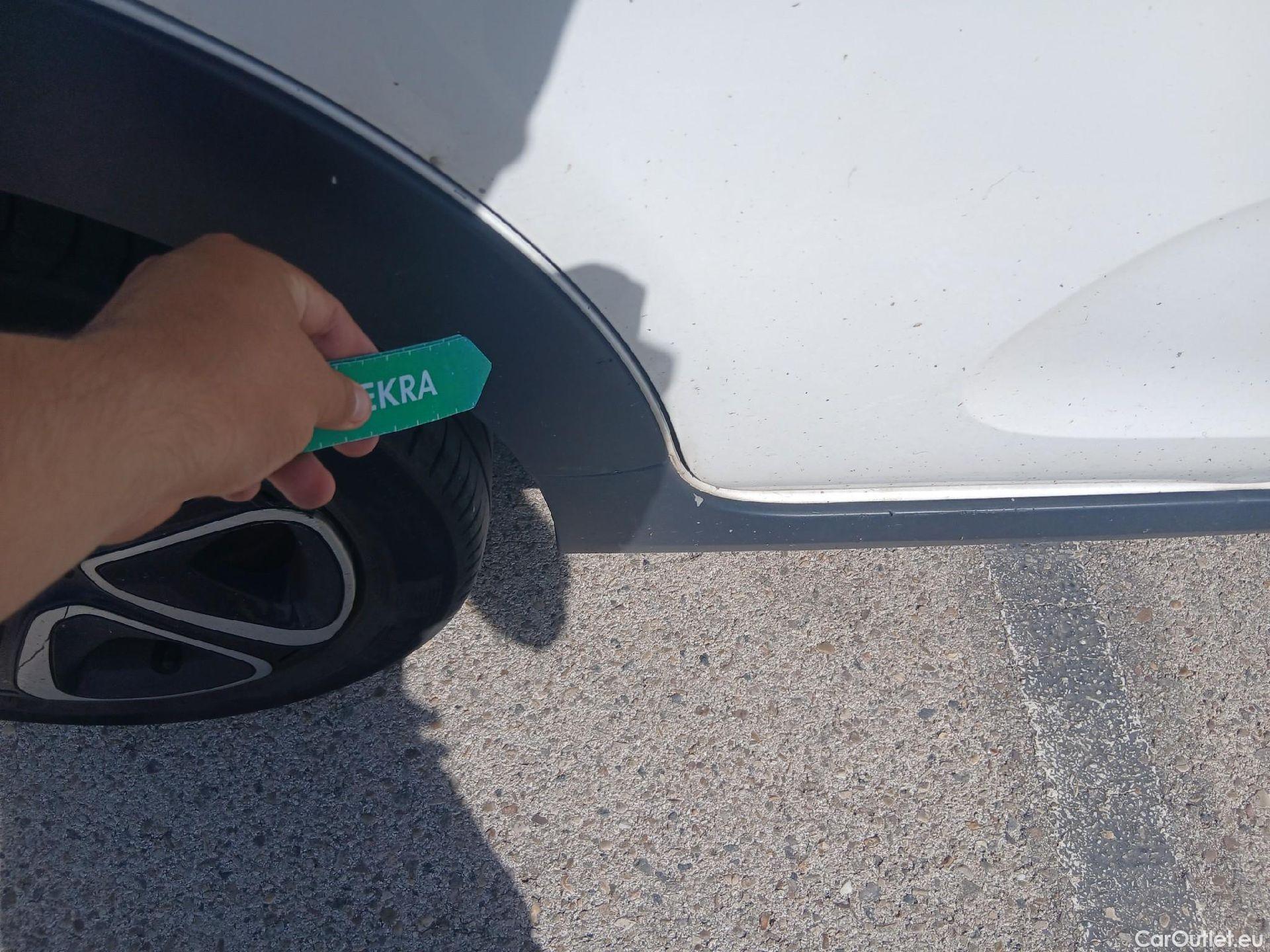  Citroen  C3 CITROEN  / 2020 / 5P / berlina con portón BlueHDi 75KW (100CV) S&S FEEL #41