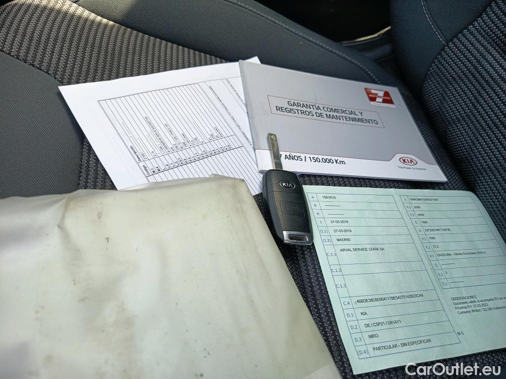  KIA  Niro KIA  Hïbrido Enchufable / 2016 / 5P / crossover 1.6 GDi Híbrido Enchufable 104kW Drive #2