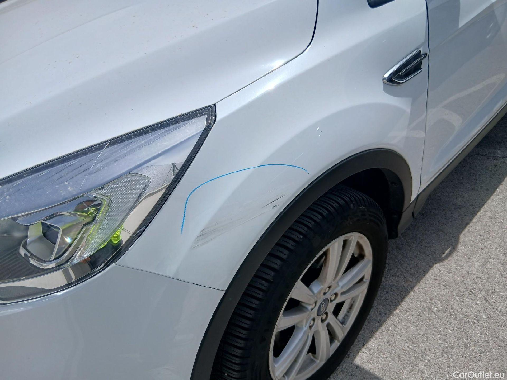  Ford  Kuga FORD  / 2016 / 5P / todoterreno 1.5 EcoBoost 88kW 4x2 Trend+ (CX) #3