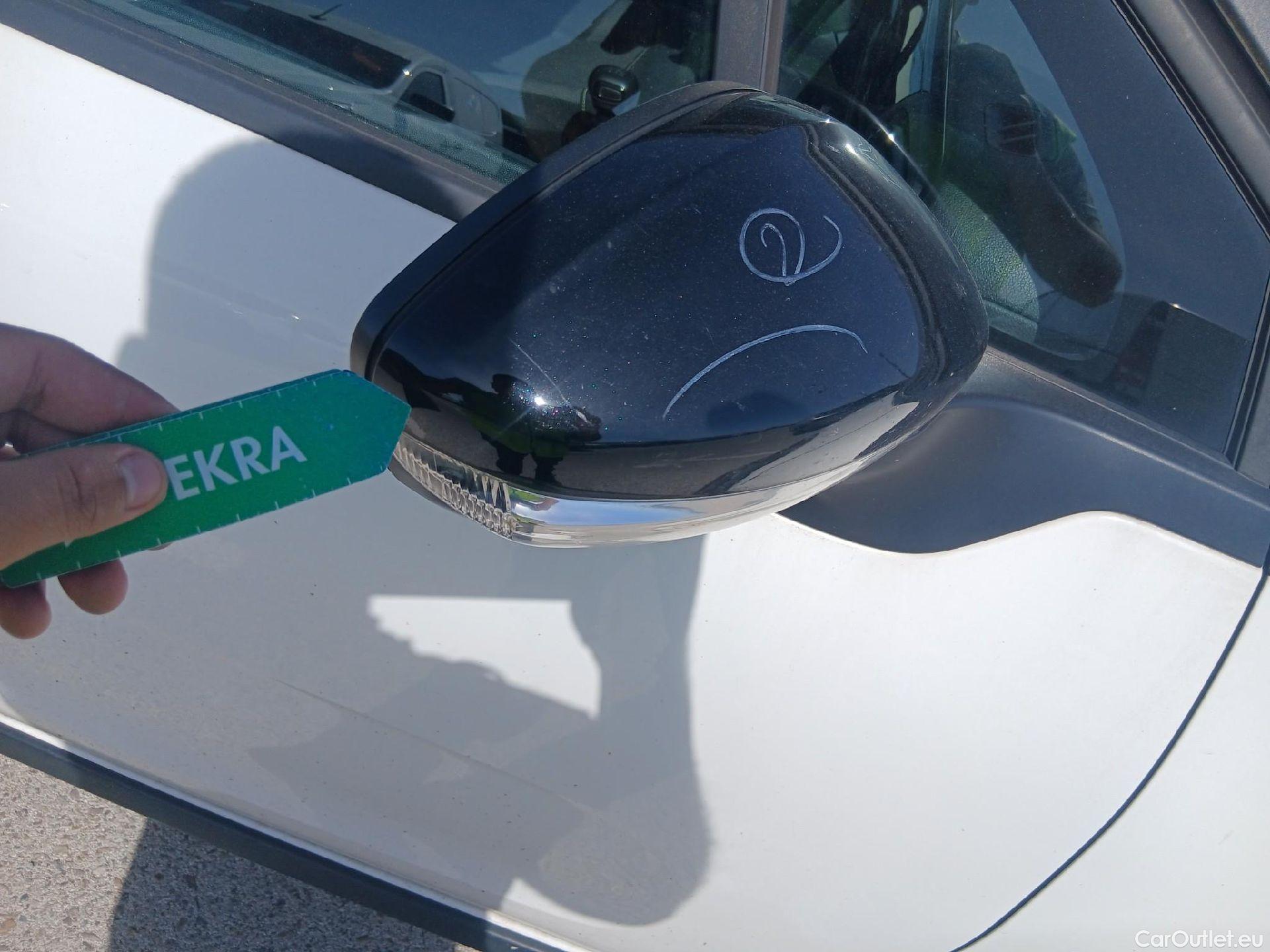  Citroen  C3 CITROEN  / 2020 / 5P / berlina con portón BlueHDi 75KW (100CV) S&S FEEL #42