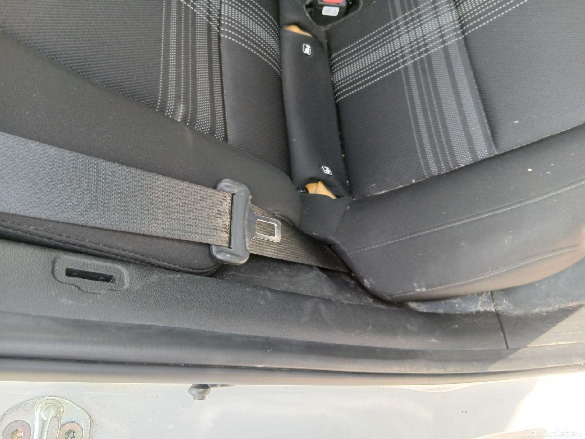  Hyundai  i20 HYUNDAI  / 2020 / 5P / berlina con portón 1.0 TGDI 74kW (100CV) 48V Essence #62