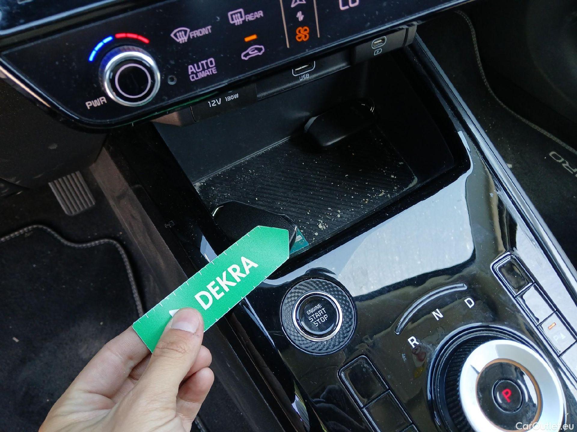  KIA  Niro KIA  / 2022 / 5P / crossover 1.6 GDi PHEV 135kW (183CV) Drive #4