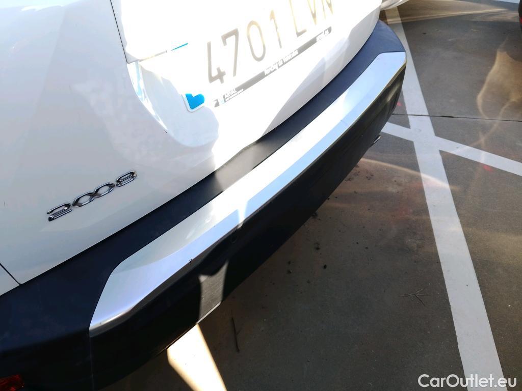  Peugeot  2008 PEUGEOT  / 2019 / 5P / todoterreno Allure BlueHDI 81kW (110CV) #14