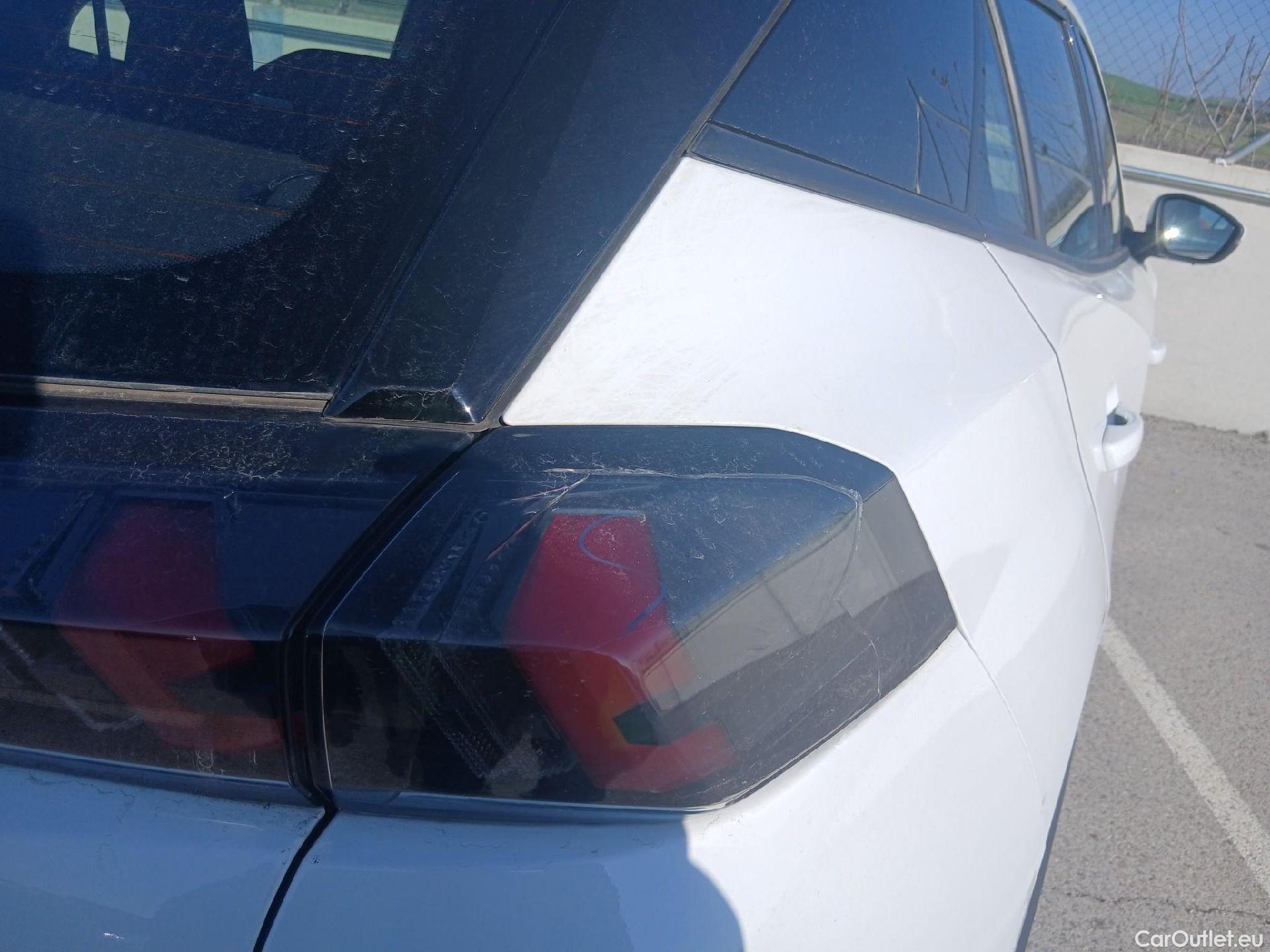  Peugeot  2008 PEUGEOT  / 2019 / 5P / todoterreno Active BlueHDI 81kW (110CV) #34