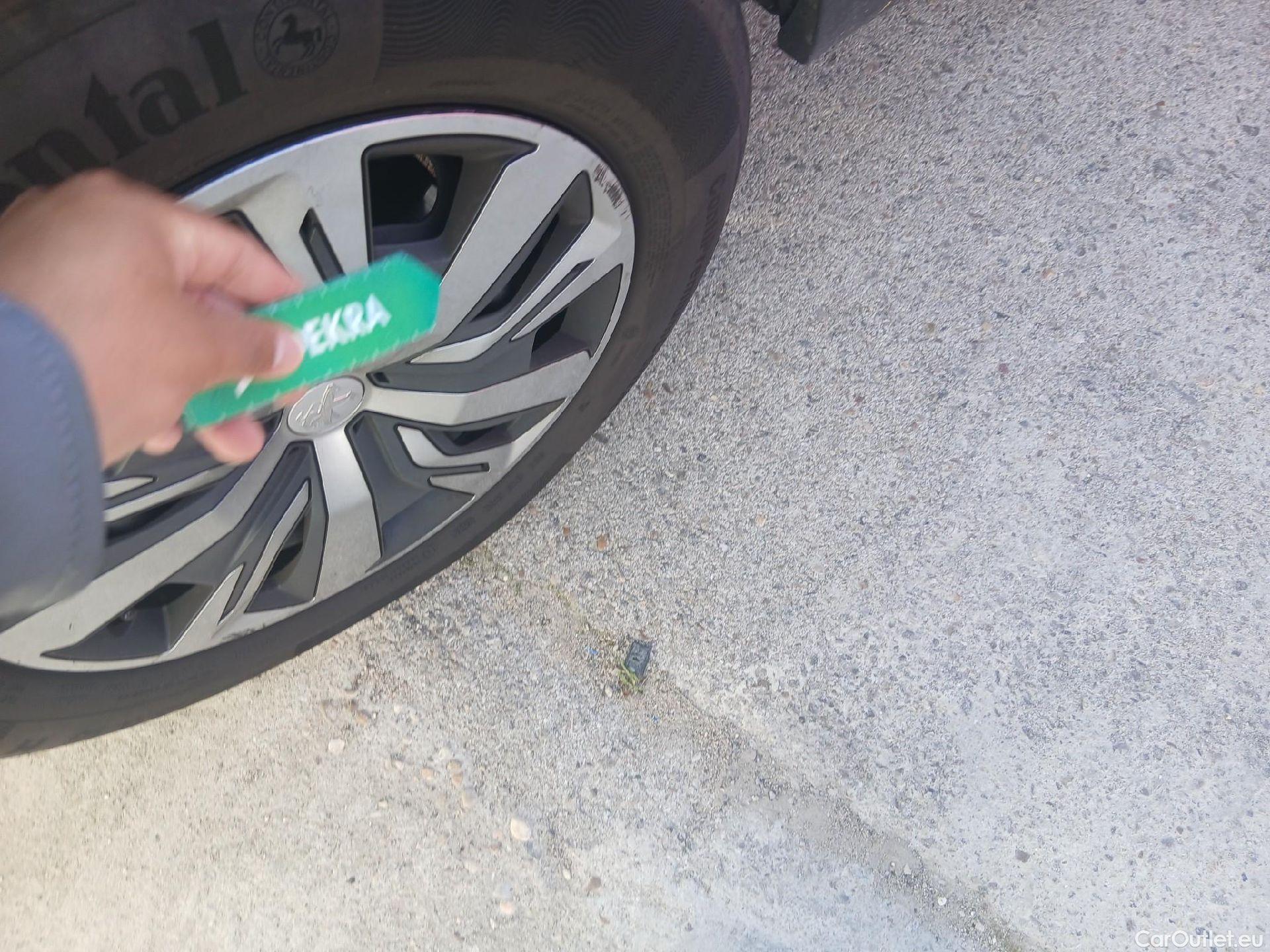  Peugeot  2008 PEUGEOT  / 2019 / 5P / todoterreno Active BlueHDI 81kW (110CV) #16