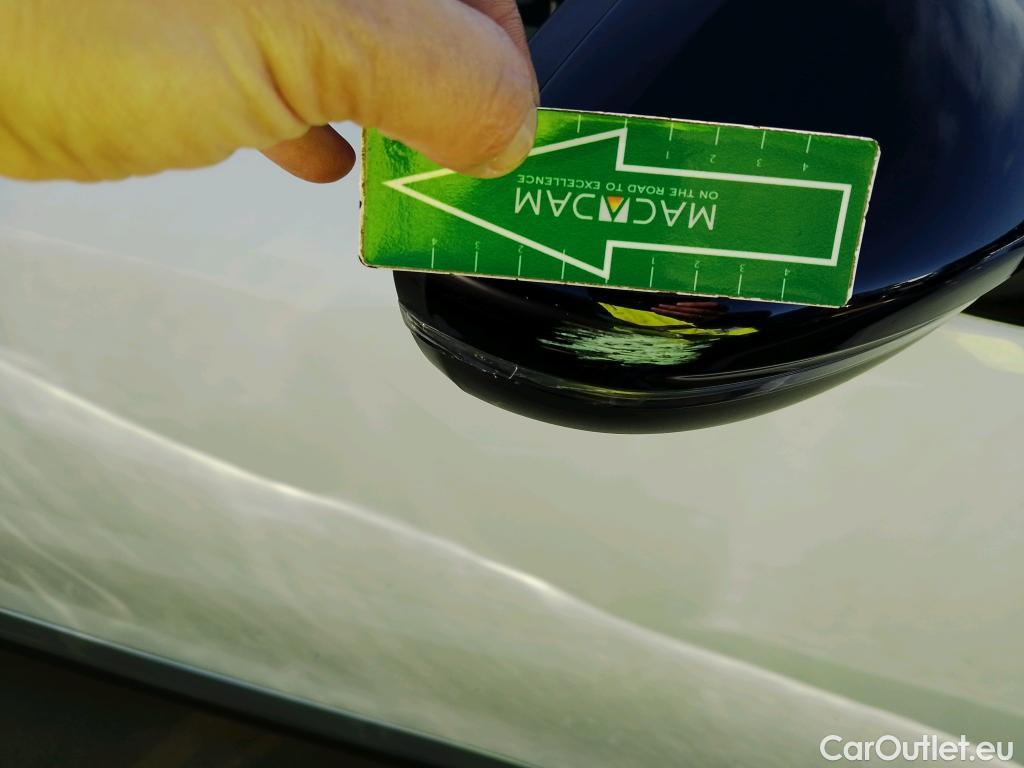  Peugeot  2008 PEUGEOT  / 2019 / 5P / todoterreno Allure BlueHDI 81kW (110CV) #22