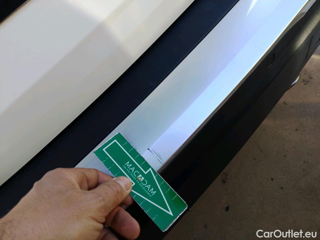  Peugeot  2008 PEUGEOT  / 2019 / 5P / todoterreno Allure BlueHDI 81kW (110CV) #16