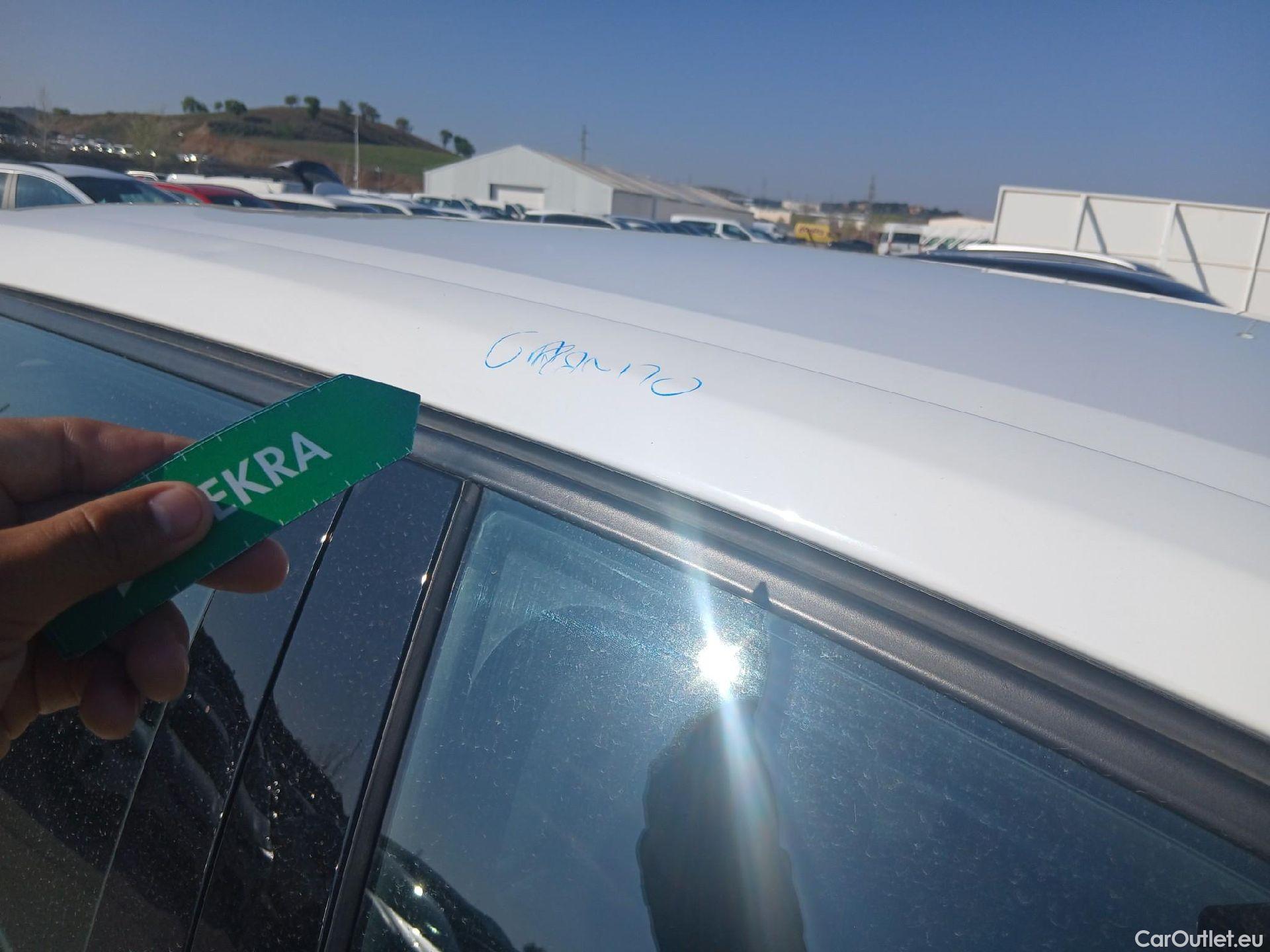  Peugeot  2008 PEUGEOT  / 2019 / 5P / todoterreno Active BlueHDI 81kW (110CV) #48