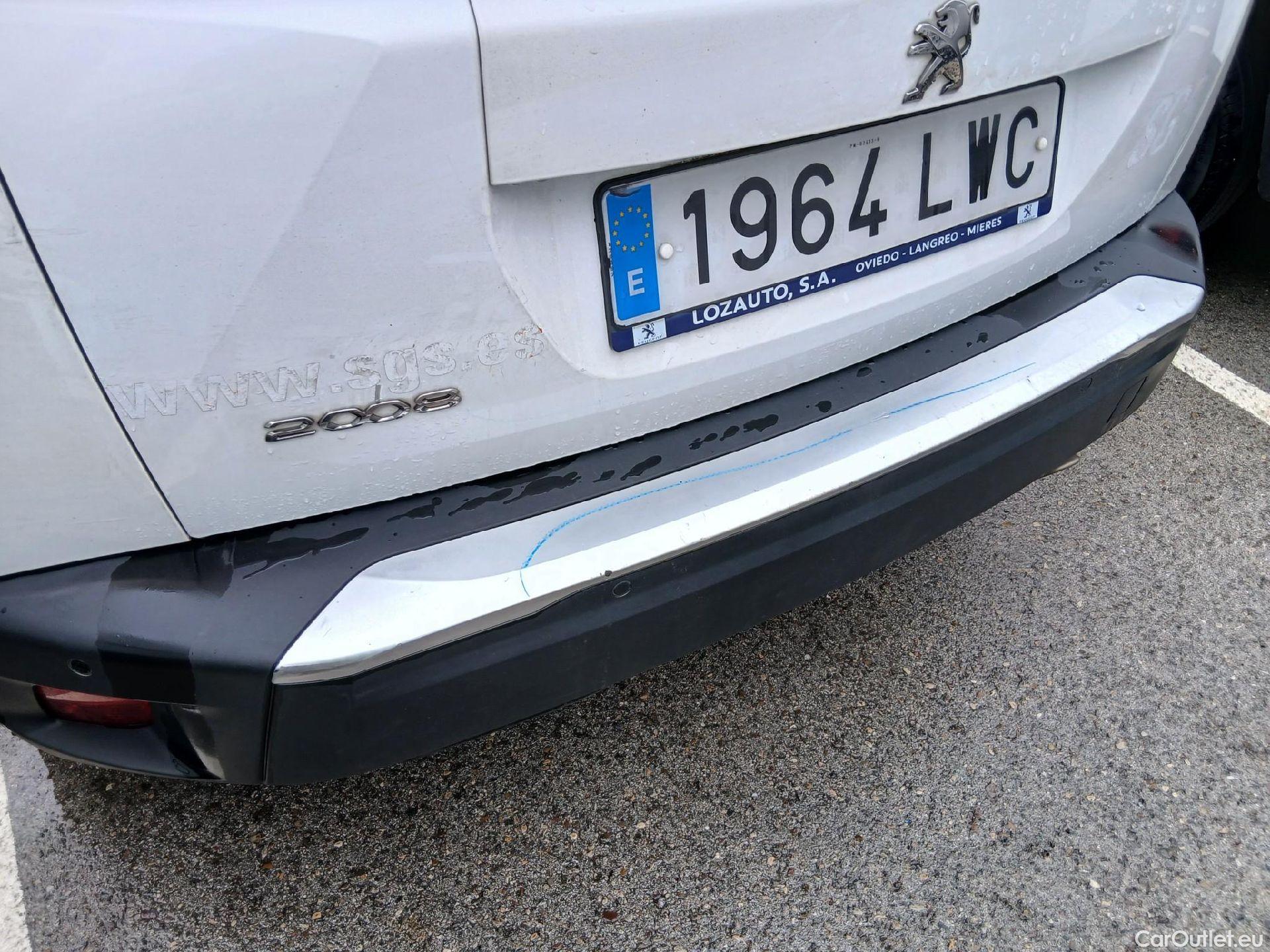  Peugeot  2008 PEUGEOT  / 2019 / 5P / todoterreno Allure BlueHDI 81kW (110CV) #12