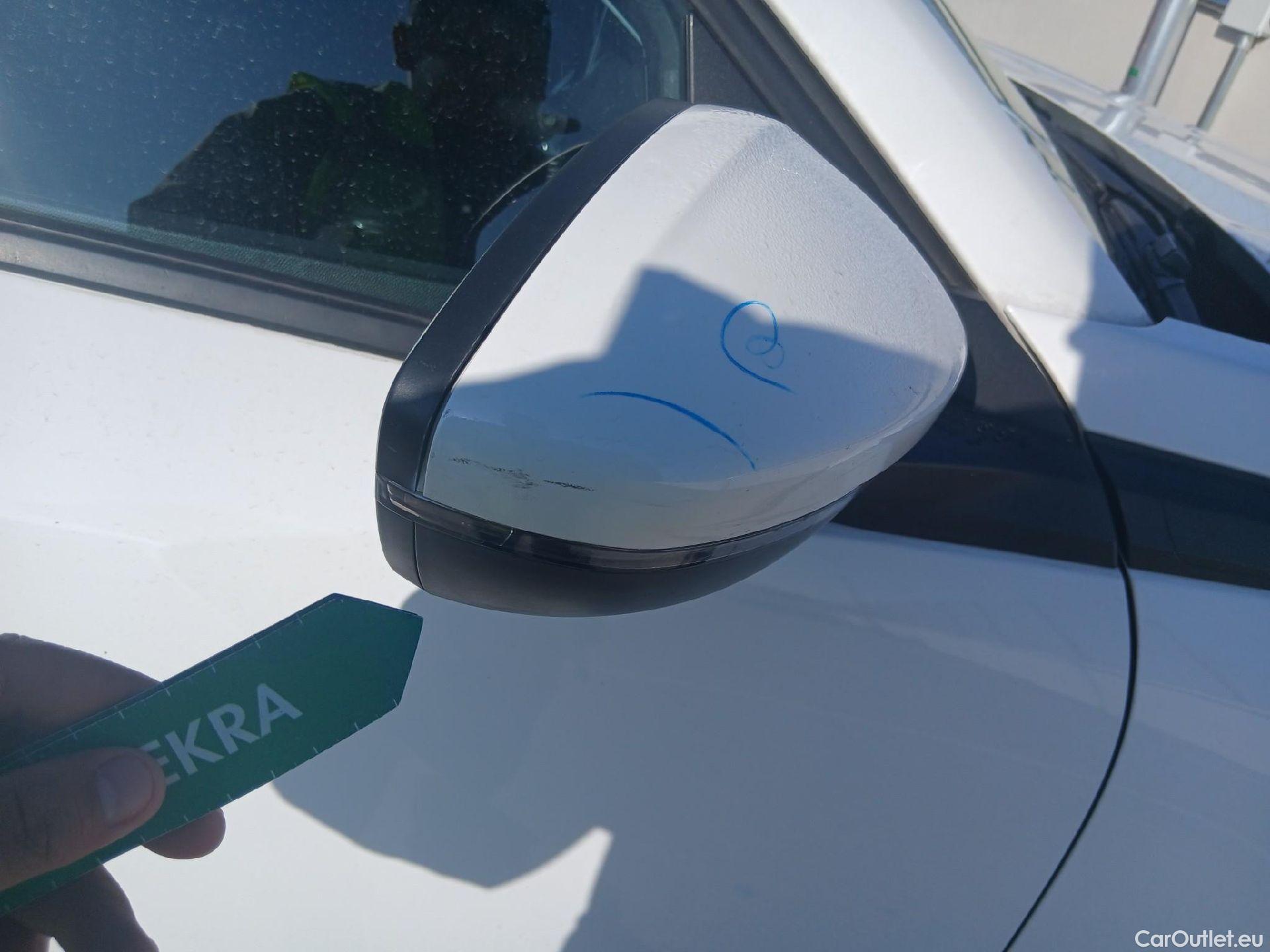  Peugeot  2008 PEUGEOT  / 2019 / 5P / todoterreno Active BlueHDI 81kW (110CV) #45