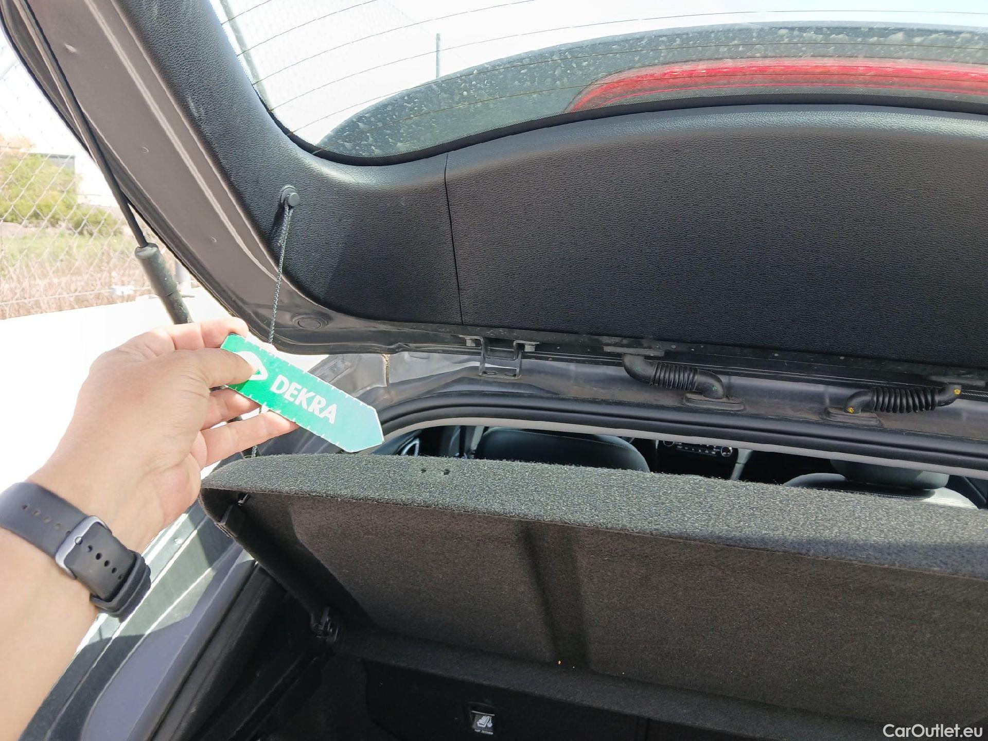  KIA  XCeed KIA  1.6 GDi PHEV 104kW (141CV) eDrive #7