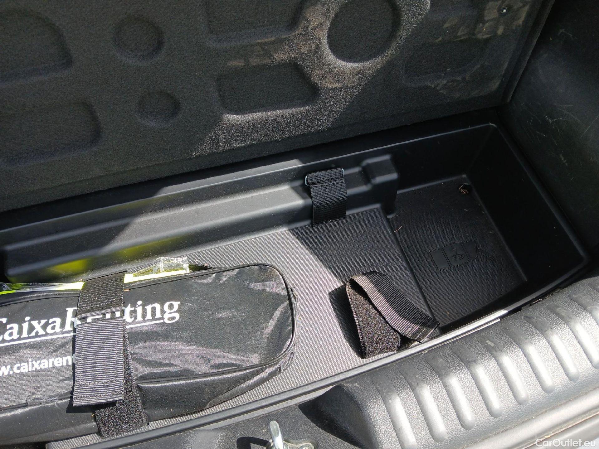  KIA  XCeed KIA  1.6 GDi PHEV 104kW (141CV) eDrive #2