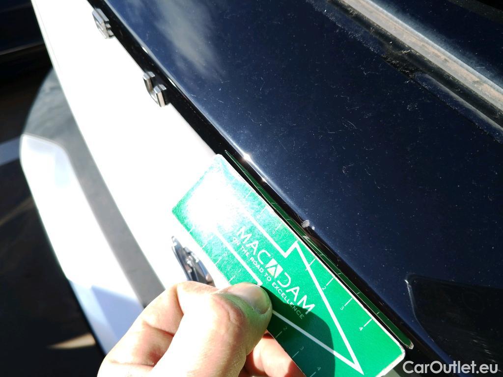  Peugeot  2008 PEUGEOT  / 2019 / 5P / todoterreno Allure BlueHDI 81kW (110CV) #30