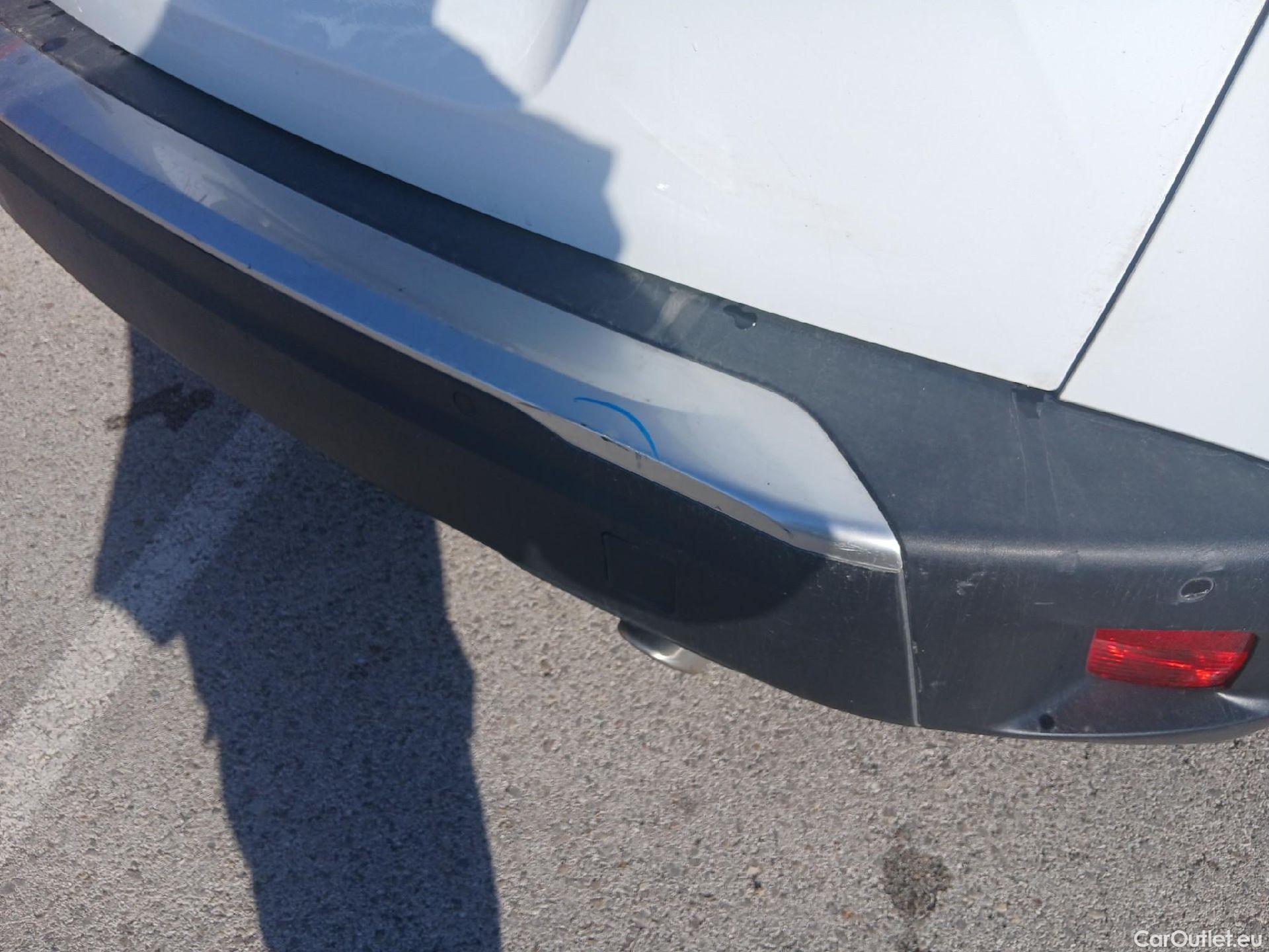  Peugeot  2008 PEUGEOT  / 2019 / 5P / todoterreno Active BlueHDI 81kW (110CV) #31