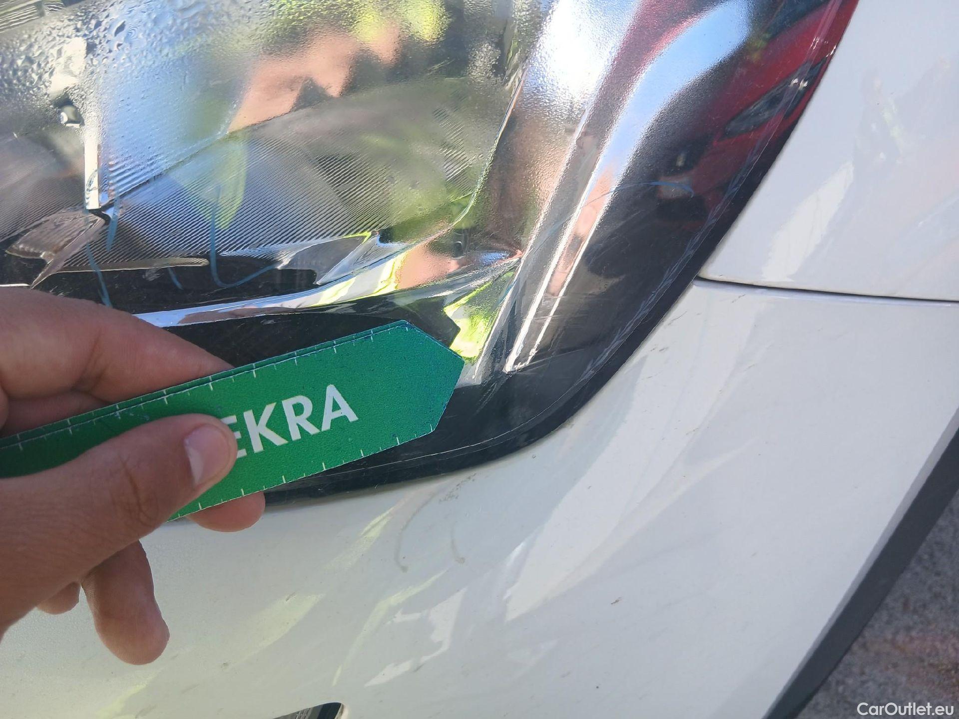  Peugeot  2008 PEUGEOT  / 2019 / 5P / todoterreno Active BlueHDI 81kW (110CV) #9