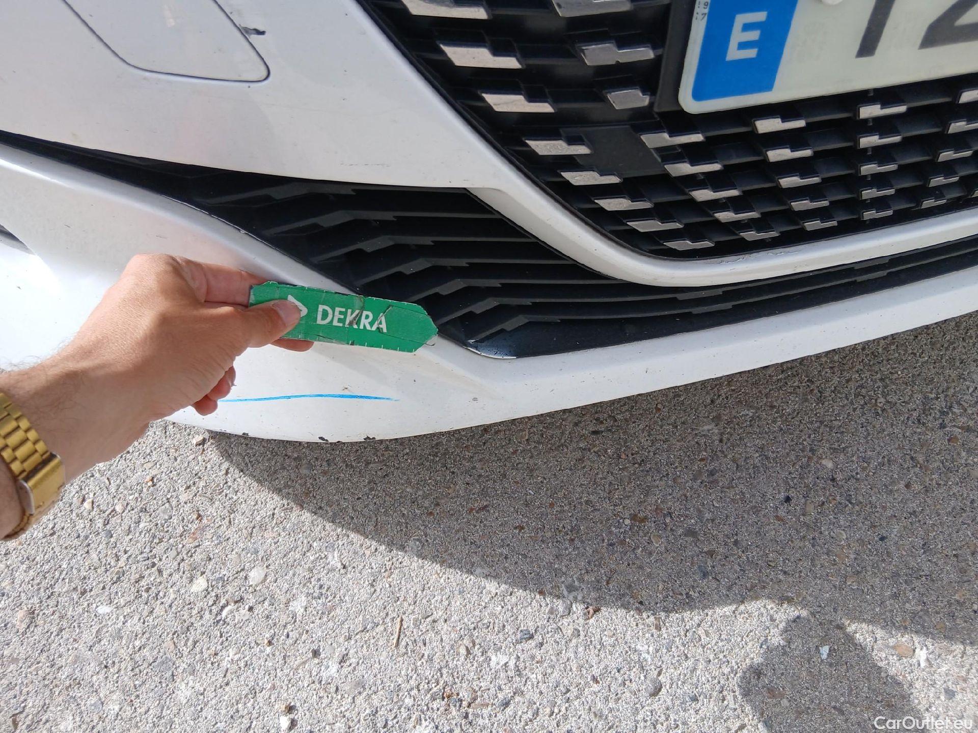  Peugeot  208 PEUGEOT  / 2019 / 5P / berlina con portón BlueHDi 73kW (100CV) Active Pack (AC) #7