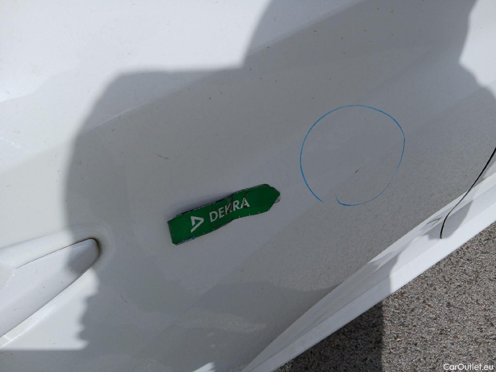  Peugeot  208 PEUGEOT  / 2019 / 5P / berlina con portón BlueHDi 73kW (100CV) Active Pack (AC) #34