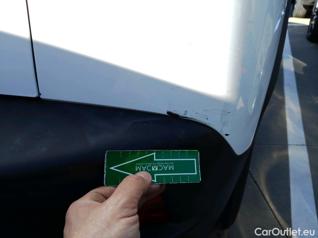  Peugeot  2008 PEUGEOT  / 2019 / 5P / todoterreno Allure BlueHDI 81kW (110CV) #13