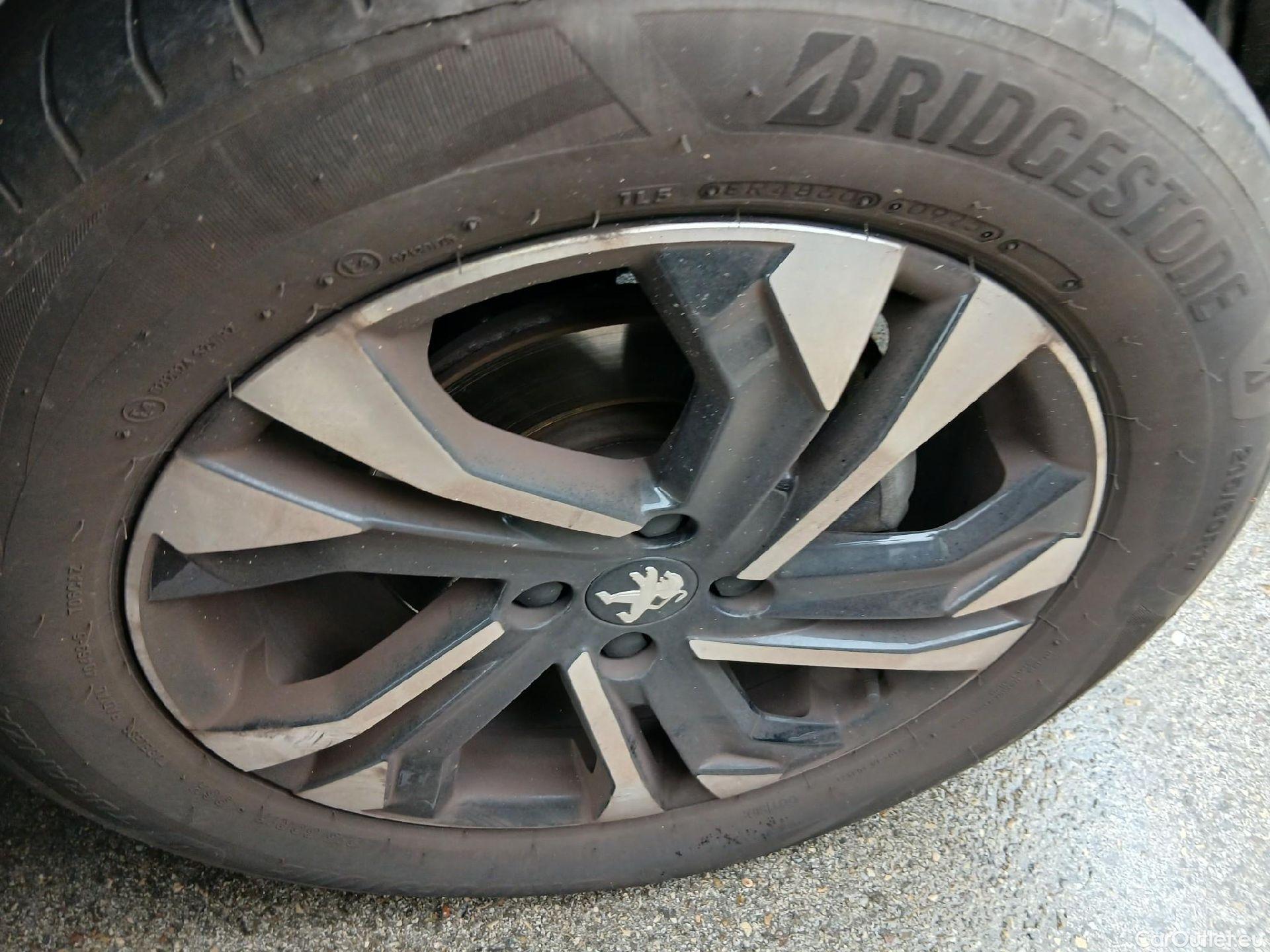  Peugeot  2008 PEUGEOT  / 2019 / 5P / todoterreno Allure BlueHDI 81kW (110CV) #2