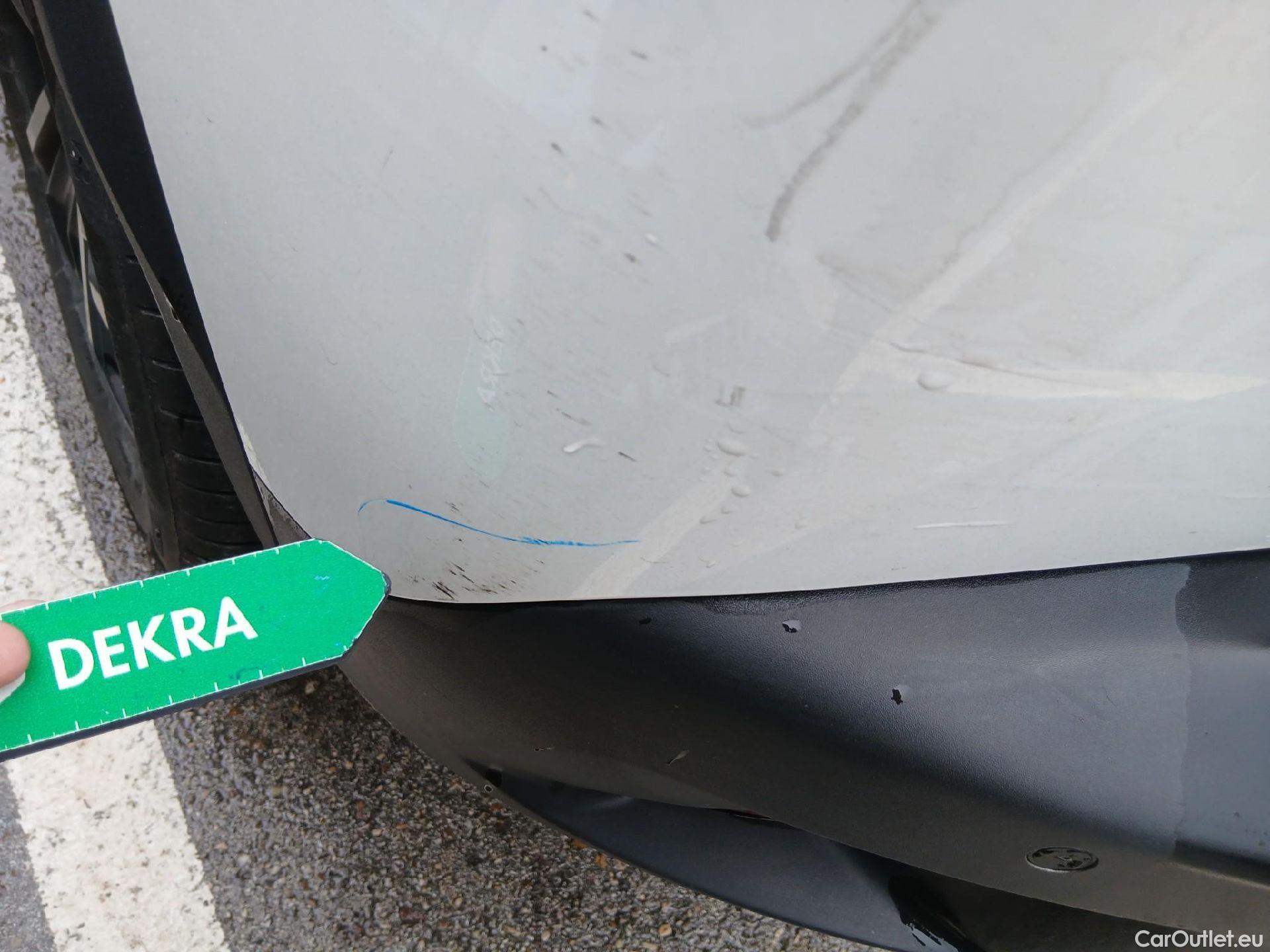  Peugeot  2008 PEUGEOT  / 2019 / 5P / todoterreno Allure BlueHDI 81kW (110CV) #9