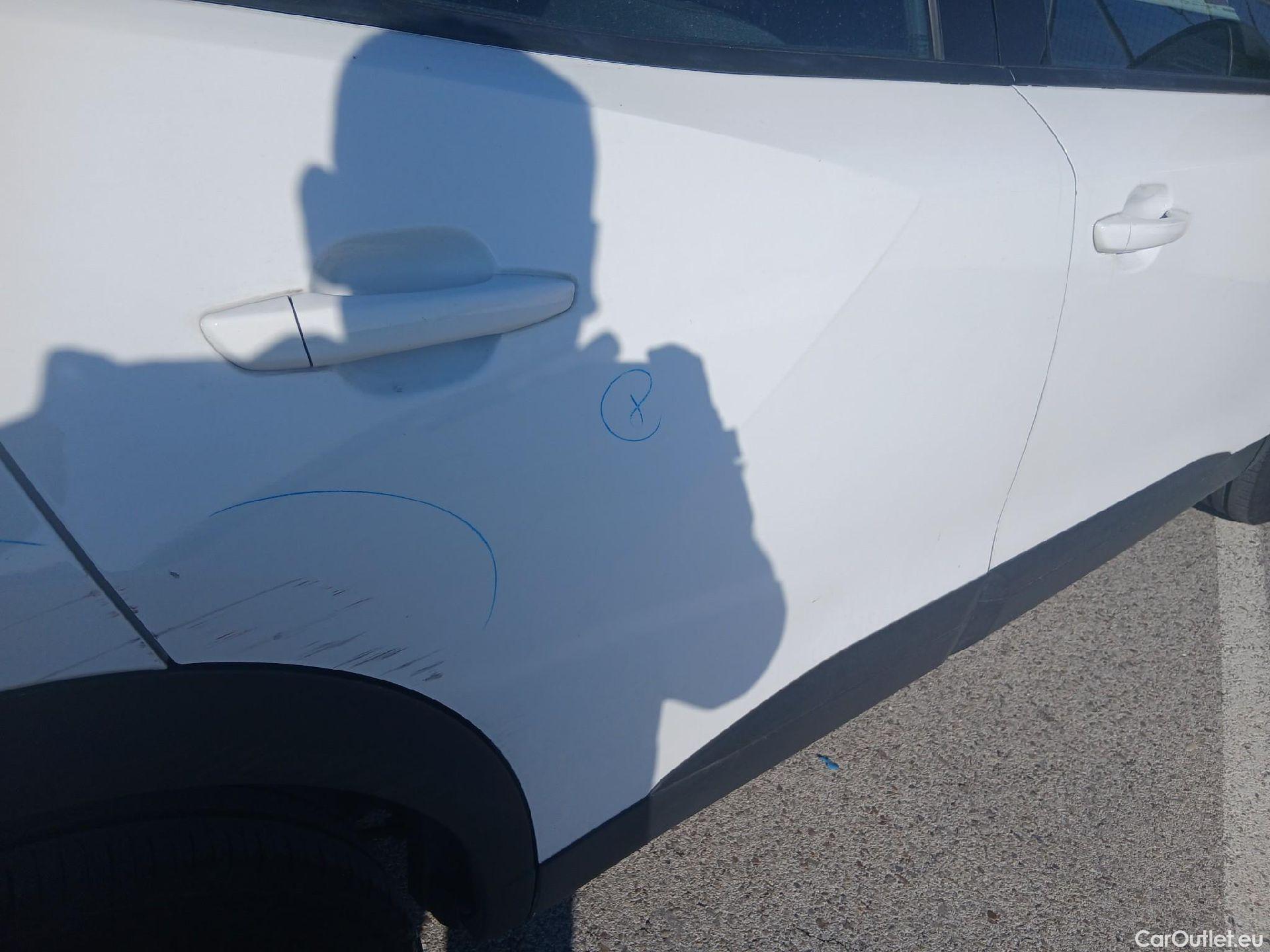  Peugeot  2008 PEUGEOT  / 2019 / 5P / todoterreno Active BlueHDI 81kW (110CV) #42