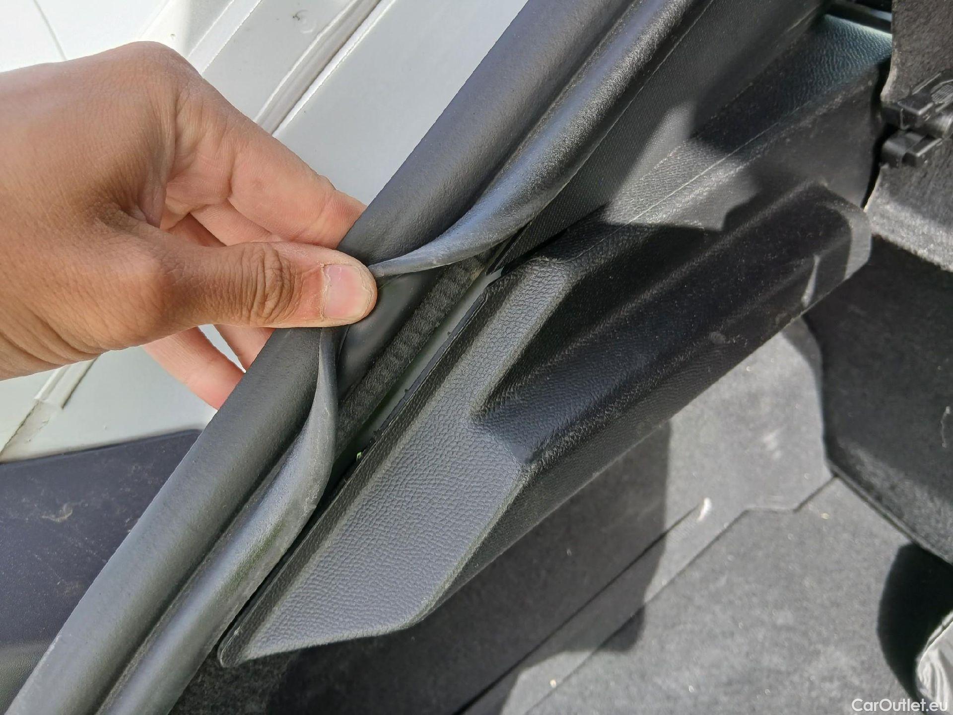  Peugeot  208 PEUGEOT  / 2019 / 5P / berlina con portón BlueHDi 73kW (100CV) Active Pack (AC) #29