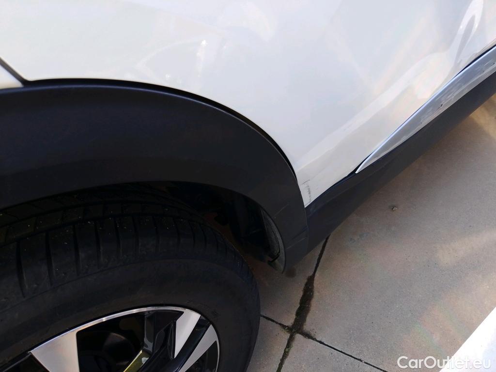  Peugeot  2008 PEUGEOT  / 2019 / 5P / todoterreno Allure BlueHDI 81kW (110CV) #23