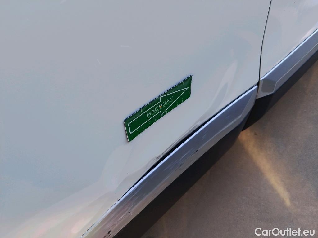  Peugeot  2008 PEUGEOT  / 2019 / 5P / todoterreno Allure BlueHDI 81kW (110CV) #4