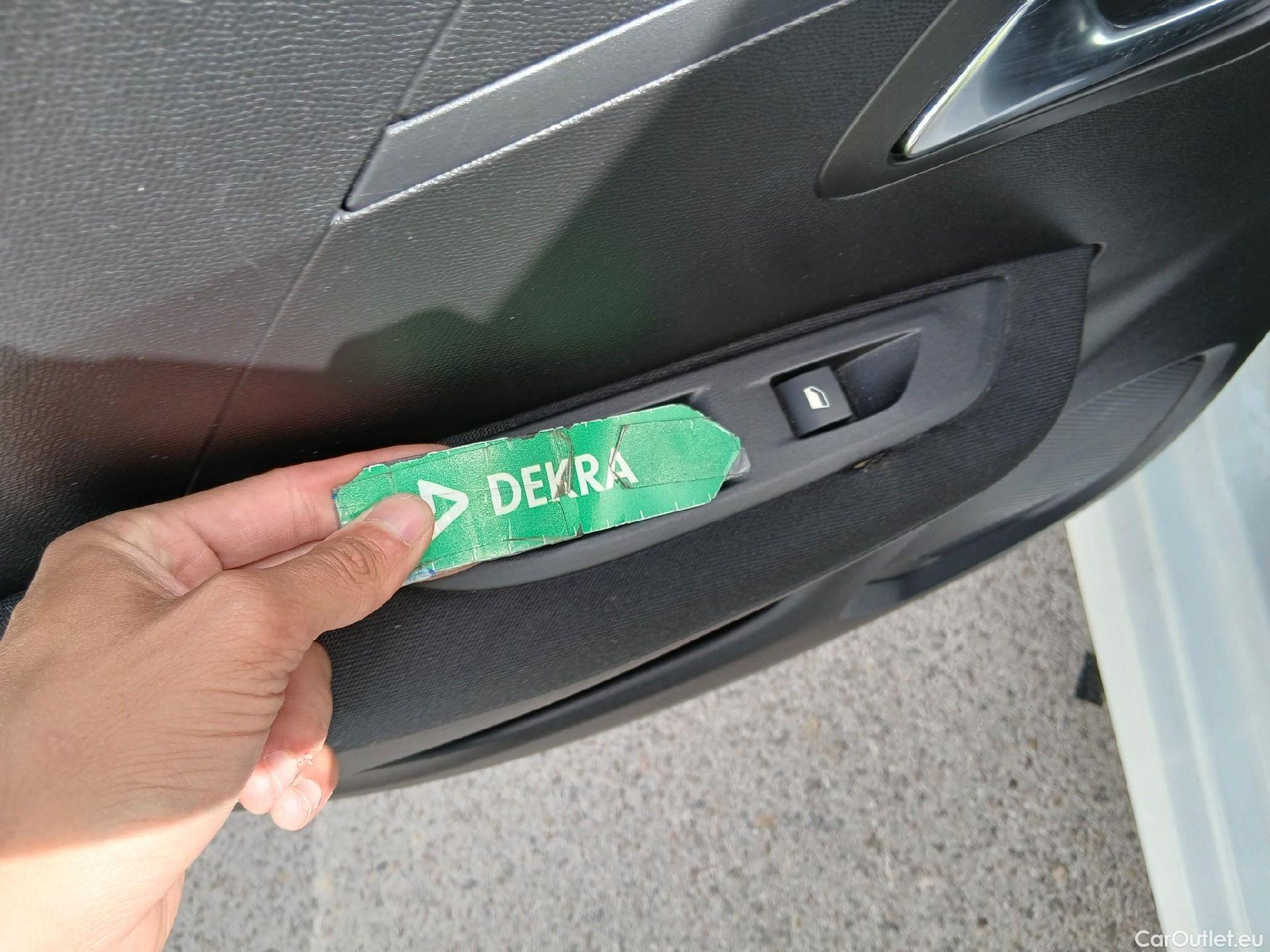  Peugeot  208 PEUGEOT  / 2019 / 5P / berlina con portón BlueHDi 73kW (100CV) Active Pack (AC) #21