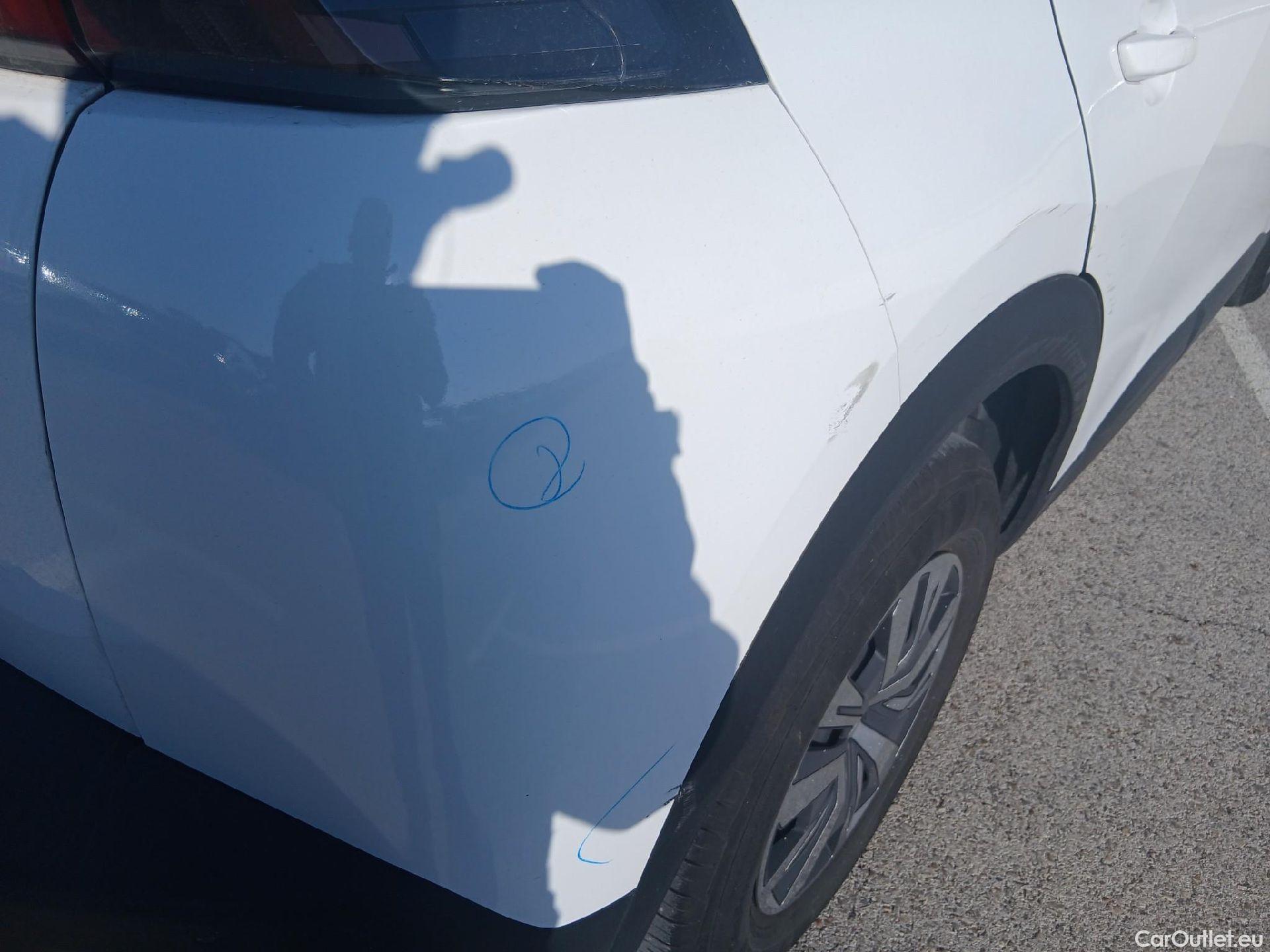  Peugeot  2008 PEUGEOT  / 2019 / 5P / todoterreno Active BlueHDI 81kW (110CV) #37