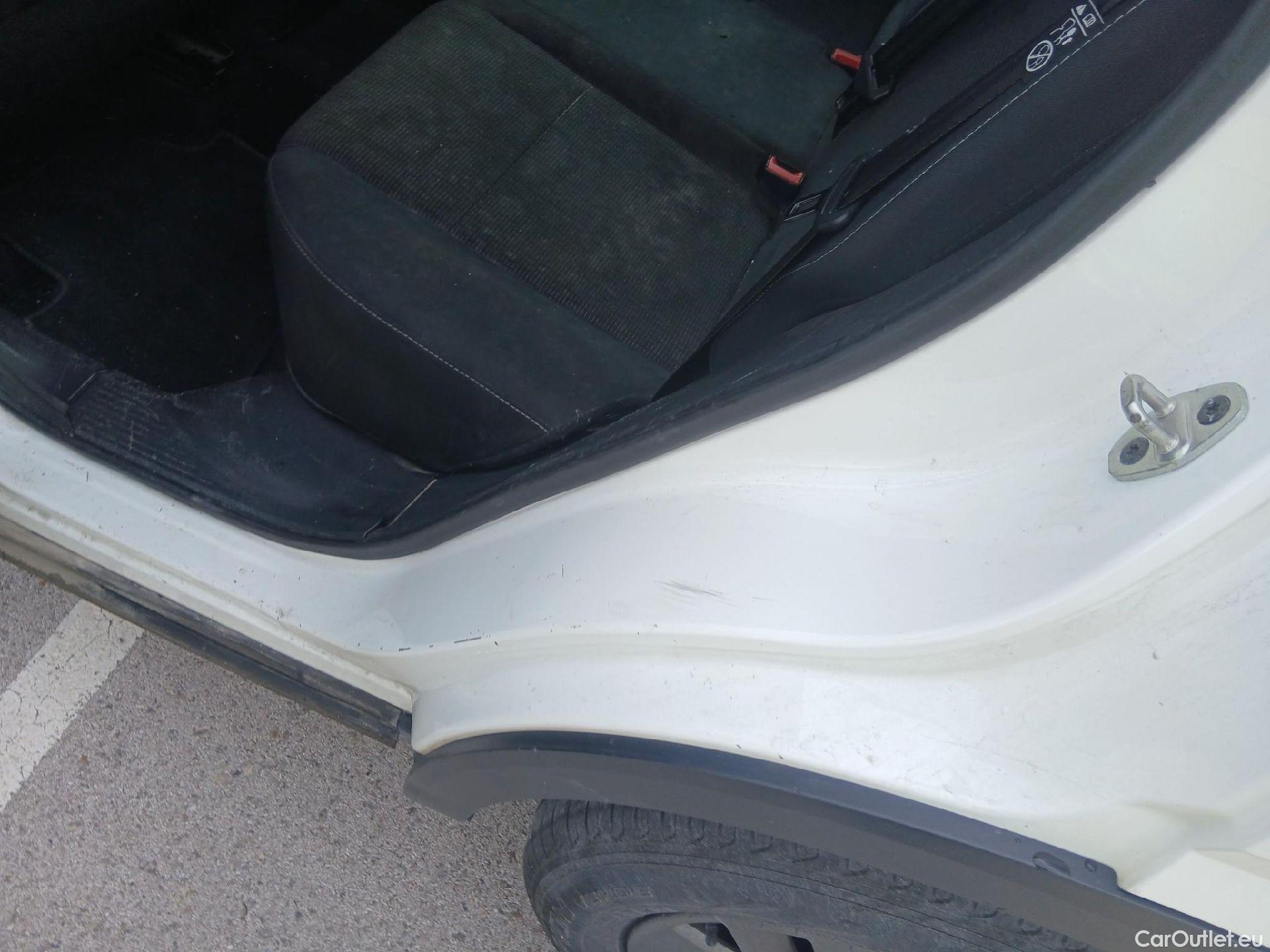  Nissan  Qashqai NISSAN  / 2021 / 5P / todoterreno DIG-T 103kW (140CV) mHEV 4x2 Acenta #60