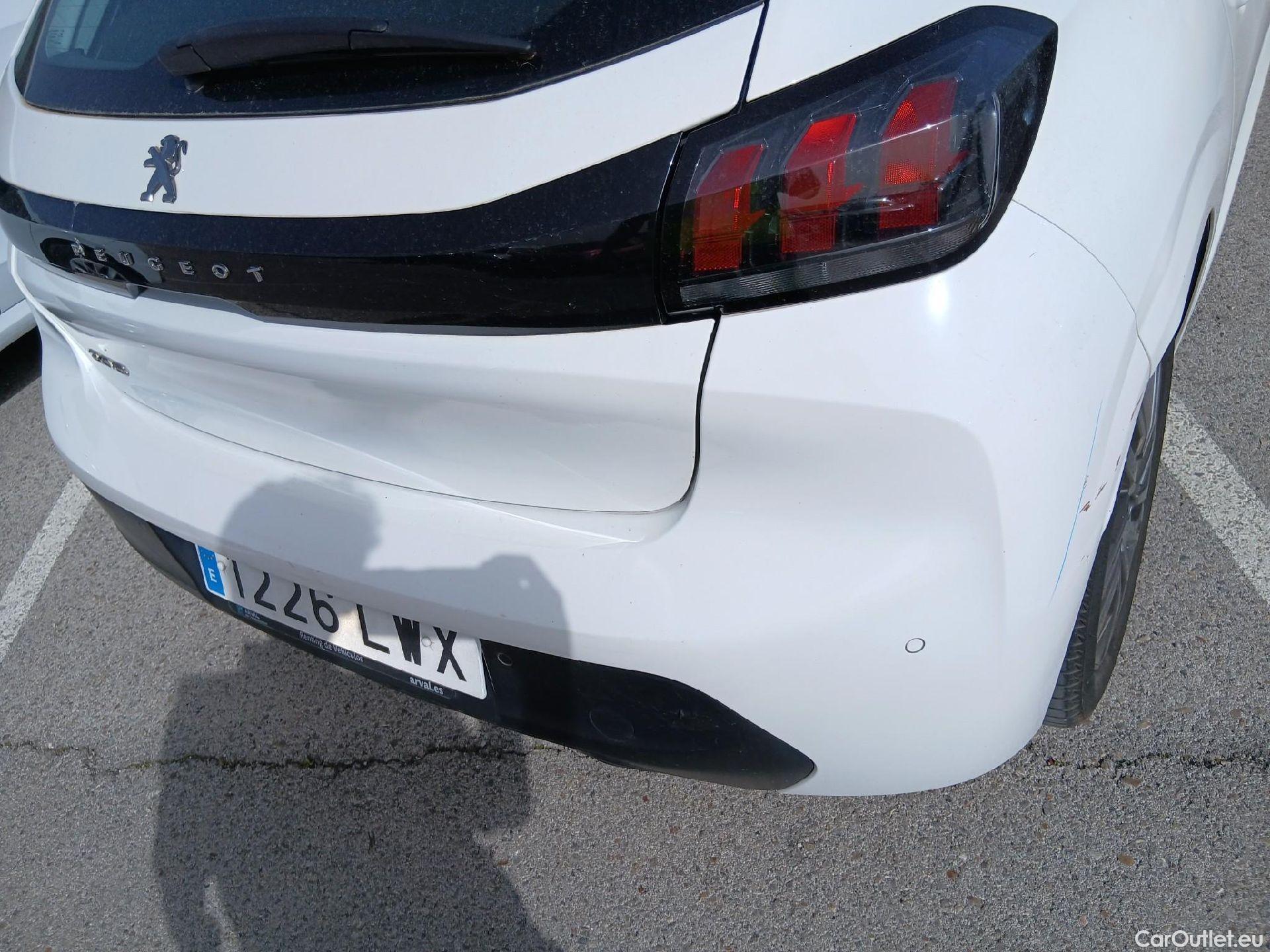  Peugeot  208 PEUGEOT  / 2019 / 5P / berlina con portón BlueHDi 73kW (100CV) Active Pack (AC) #23