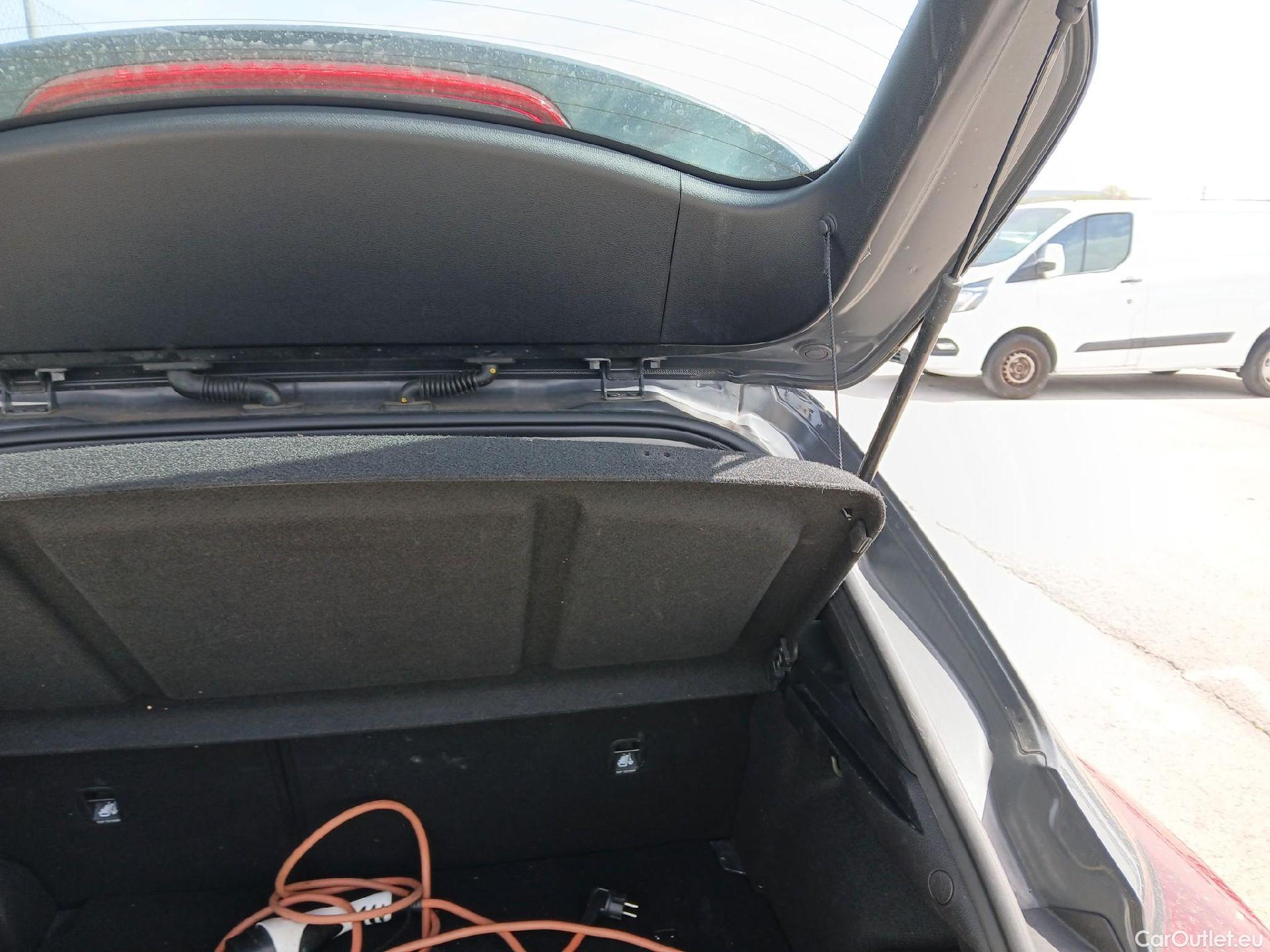  KIA  XCeed KIA  1.6 GDi PHEV 104kW (141CV) eDrive #8