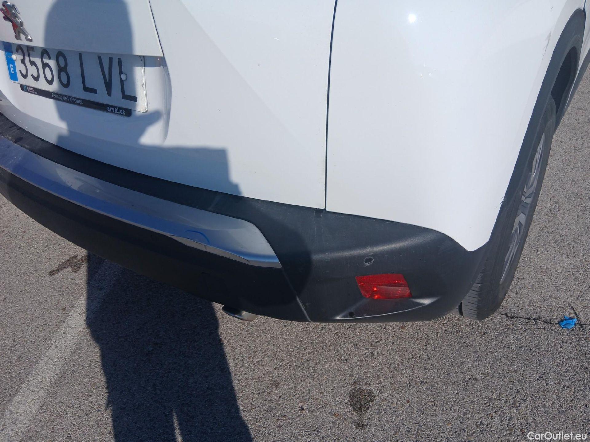  Peugeot  2008 PEUGEOT  / 2019 / 5P / todoterreno Active BlueHDI 81kW (110CV) #29