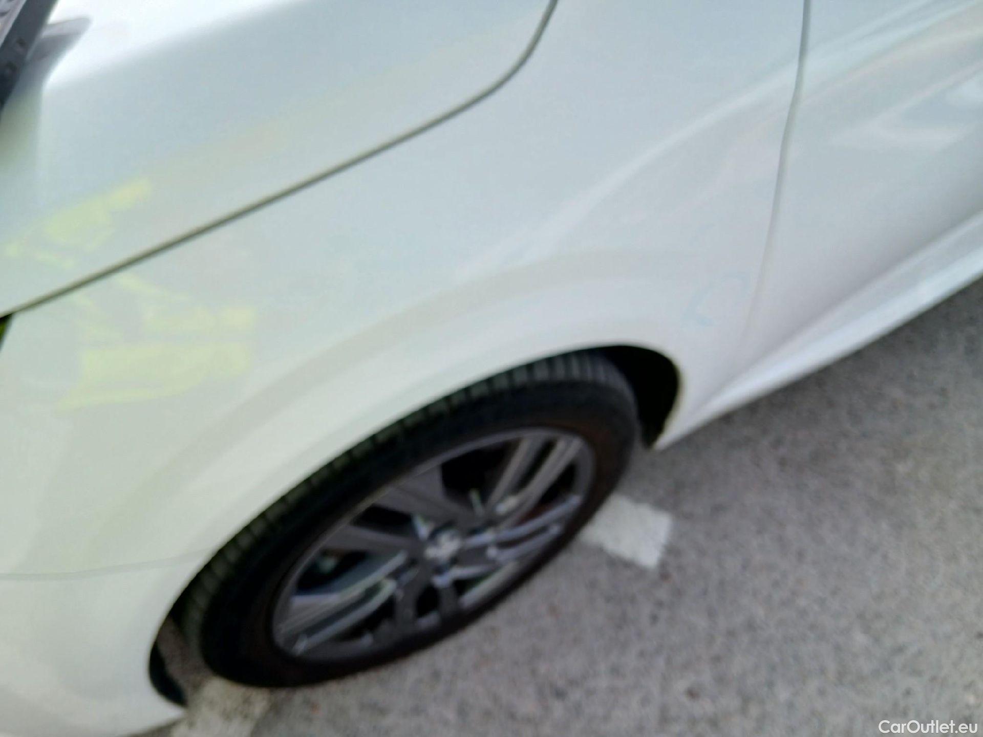  Peugeot  208 PEUGEOT  / 2019 / 5P / berlina con portón BlueHDi 73kW (100CV) Active Pack (AC) #13