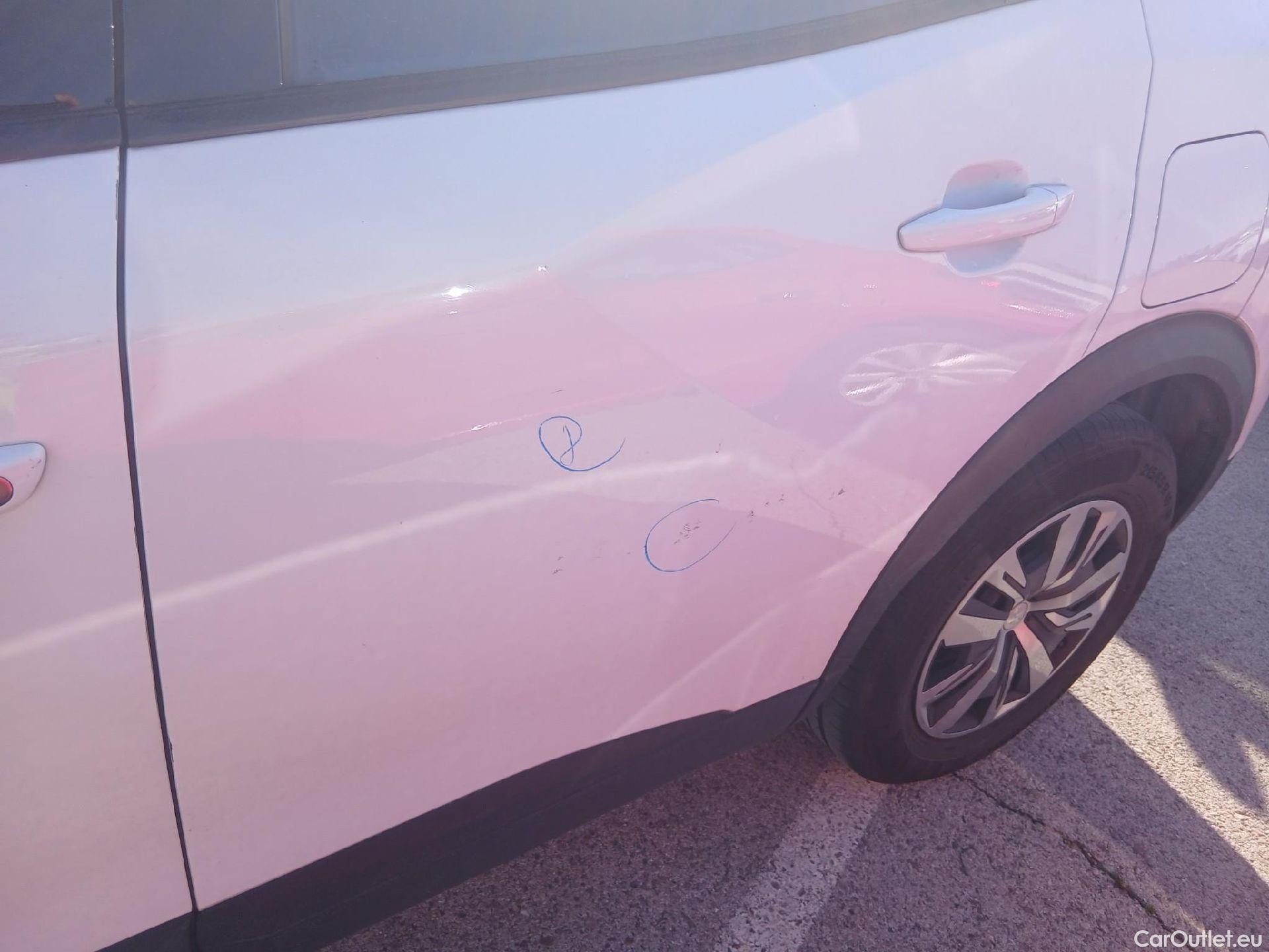  Peugeot  2008 PEUGEOT  / 2019 / 5P / todoterreno Active BlueHDI 81kW (110CV) #23