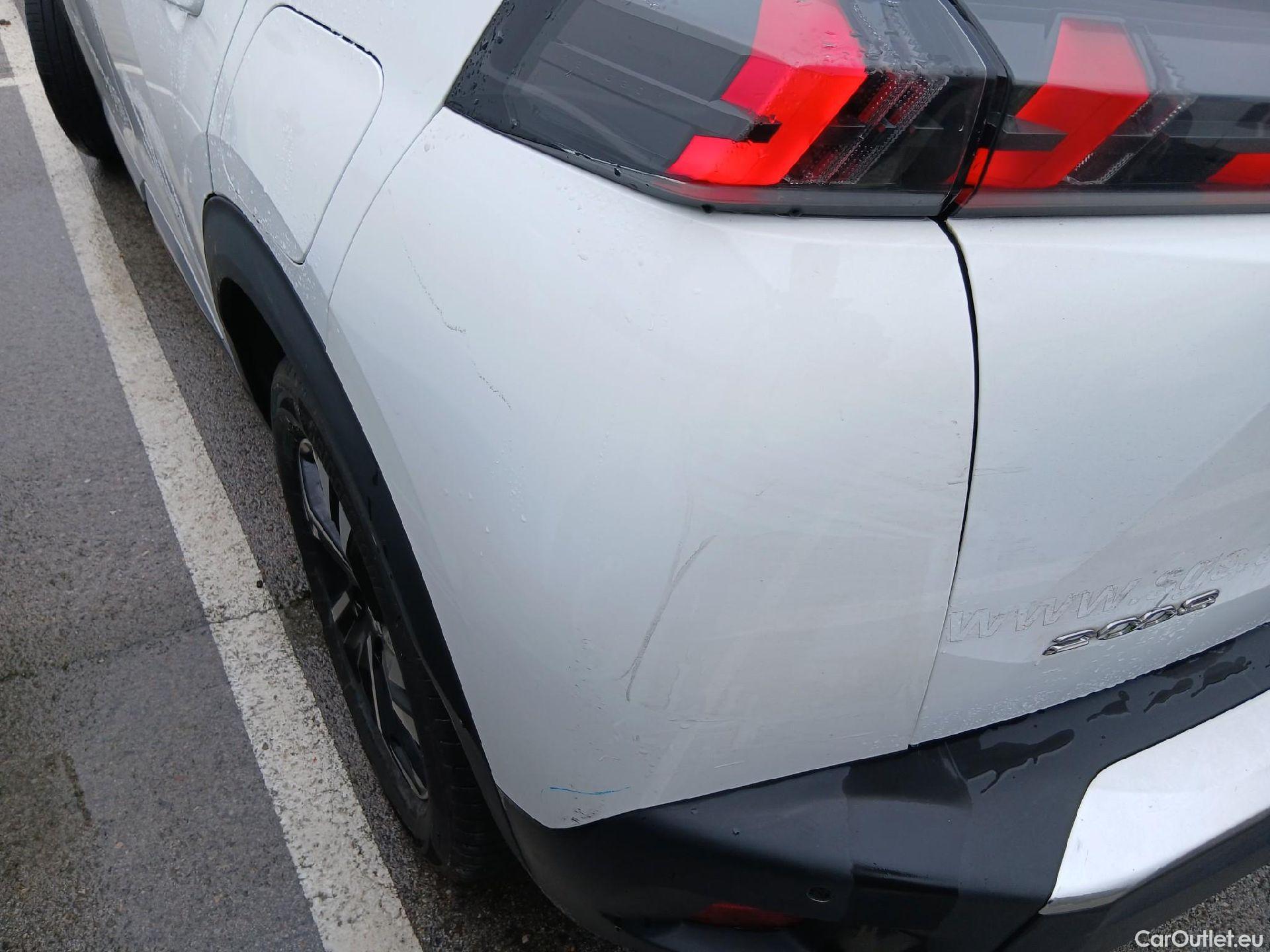  Peugeot  2008 PEUGEOT  / 2019 / 5P / todoterreno Allure BlueHDI 81kW (110CV) #8