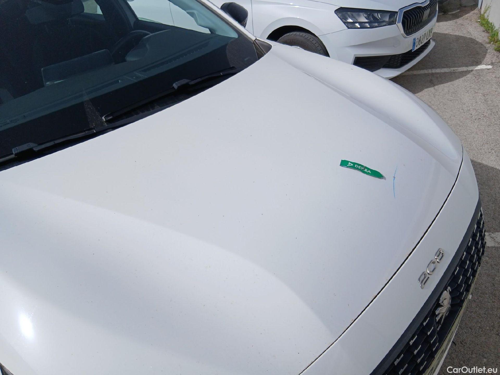  Peugeot  208 PEUGEOT  / 2019 / 5P / berlina con portón BlueHDi 73kW (100CV) Active Pack (AC) #3