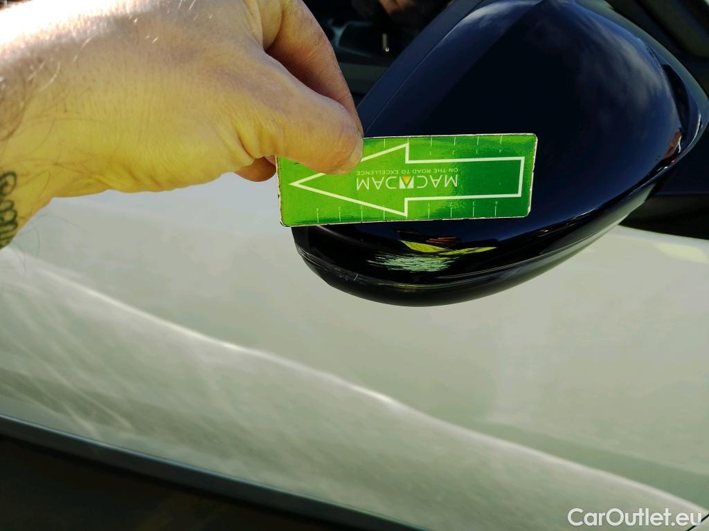  Peugeot  2008 PEUGEOT  / 2019 / 5P / todoterreno Allure BlueHDI 81kW (110CV) #21