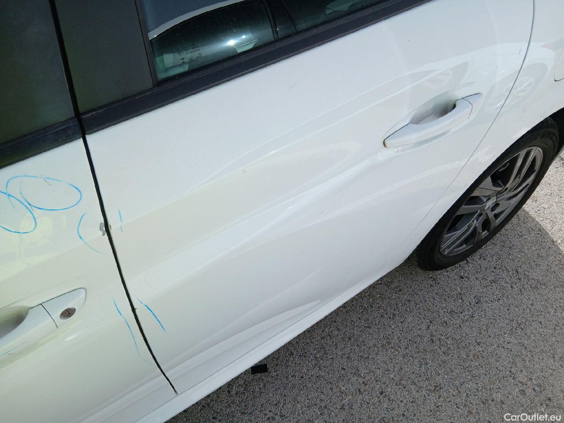  Peugeot  208 PEUGEOT  / 2019 / 5P / berlina con portón BlueHDi 73kW (100CV) Active Pack (AC) #18