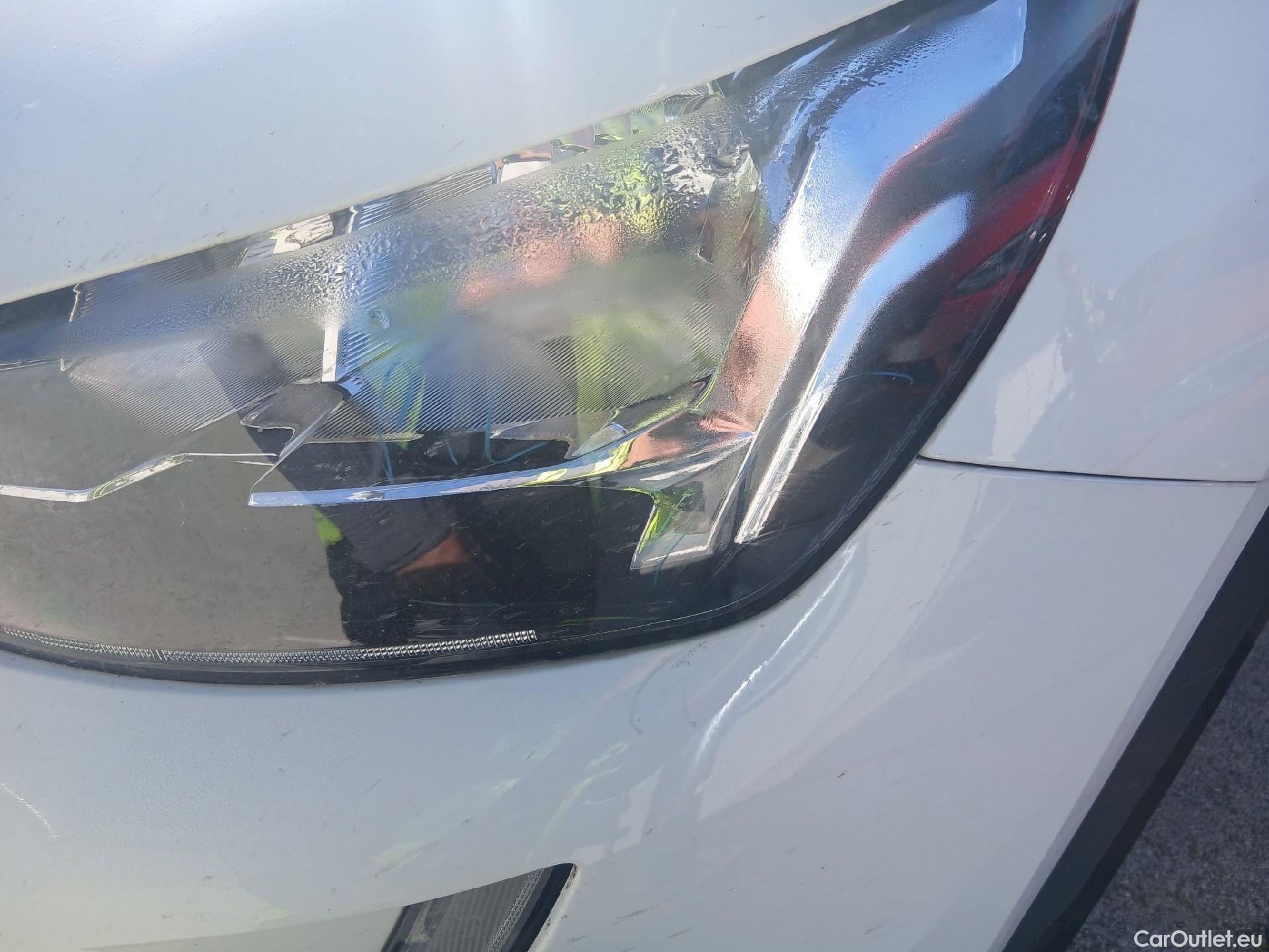  Peugeot  2008 PEUGEOT  / 2019 / 5P / todoterreno Active BlueHDI 81kW (110CV) #10