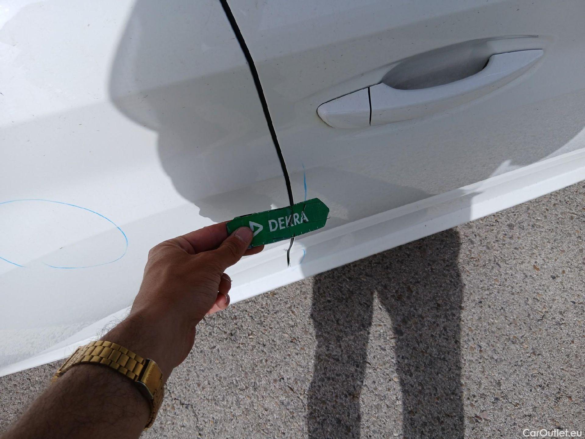  Peugeot  208 PEUGEOT  / 2019 / 5P / berlina con portón BlueHDi 73kW (100CV) Active Pack (AC) #36